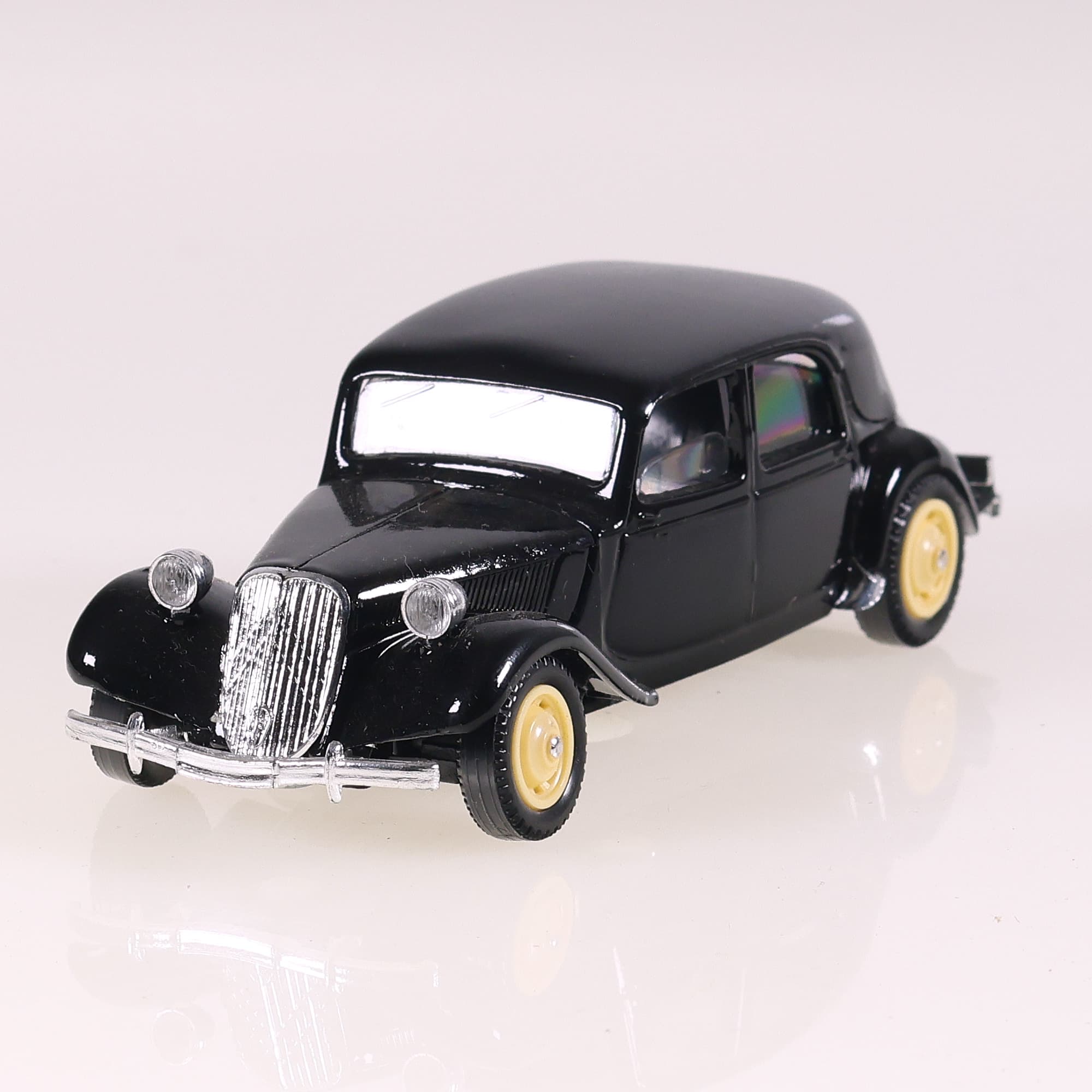Solido n°4 Citroën 15 Six 1/43 Noir made in Portugal — photo 1