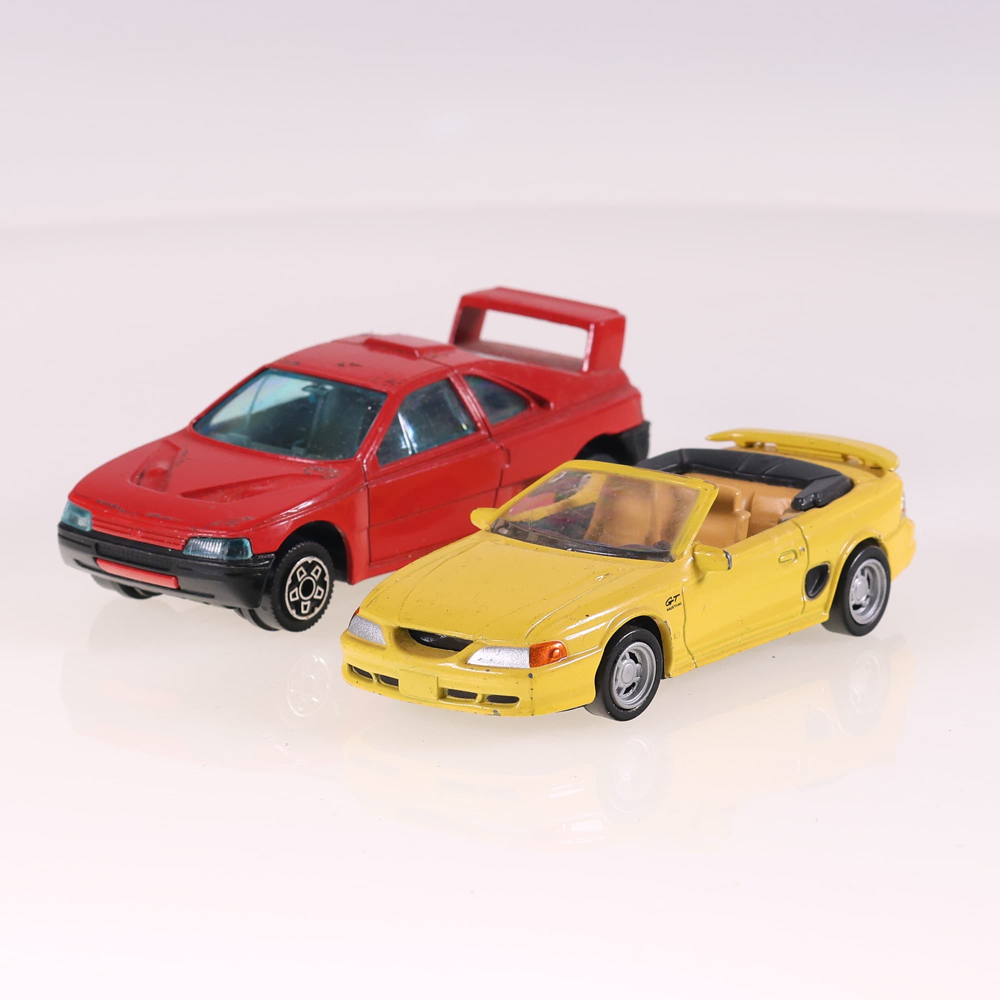 Burago New Ray Peugoet ford 405 et Mustang 1/43 Rouge sans boîte — photo 1