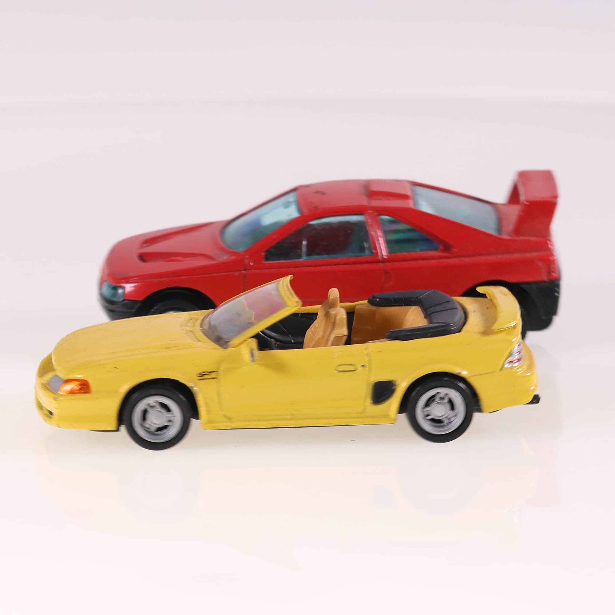 Burago New Ray Peugoet ford 405 et Mustang 1/43 Rouge sans boîte — miniature 2