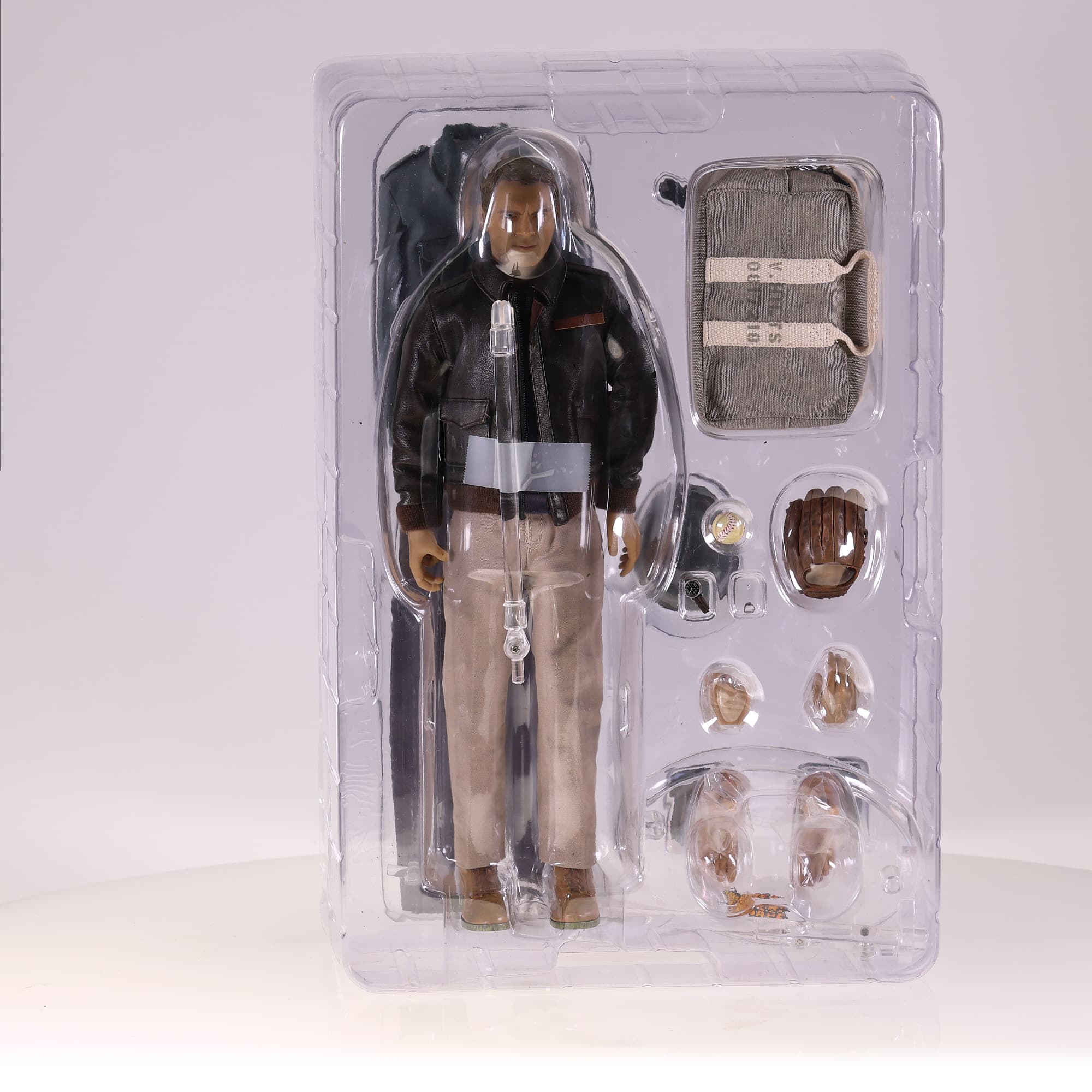 Steve McQueen as "Capt. V. Hilts" Deluxe - Special Version Grade S avec boîte — miniature 2
