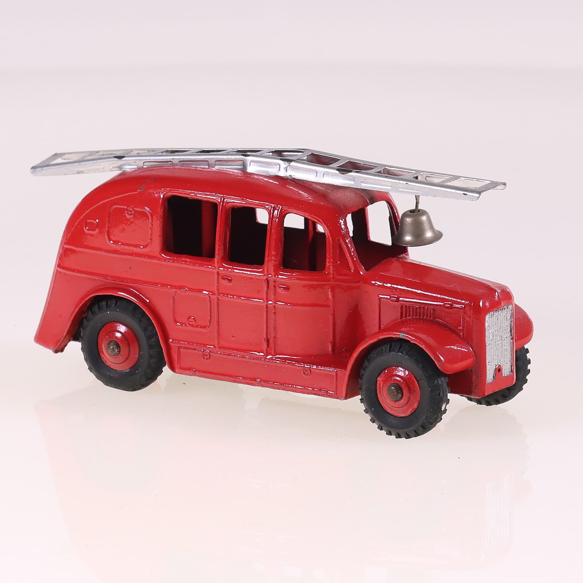 Dinky Toys 250 pompier Streamlined Fire Engine 1/43 Rouge  — miniature 7