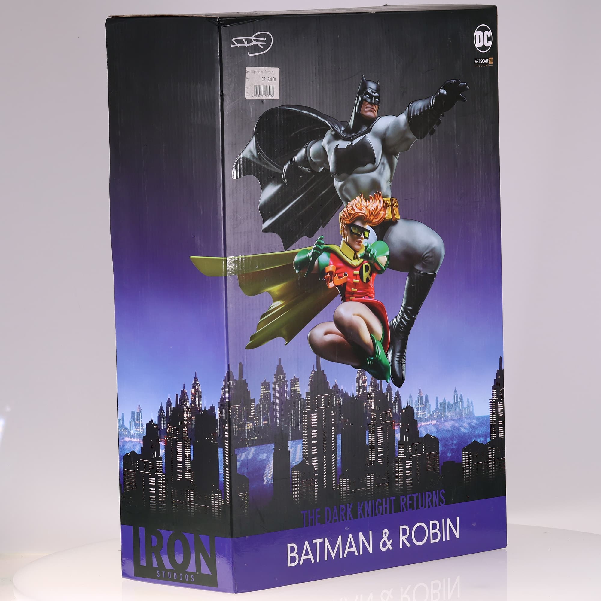 IRONSTUDIOS Batman Batman & Robin The Dark Knight Returns avec boîte pas ouverte — miniature 8