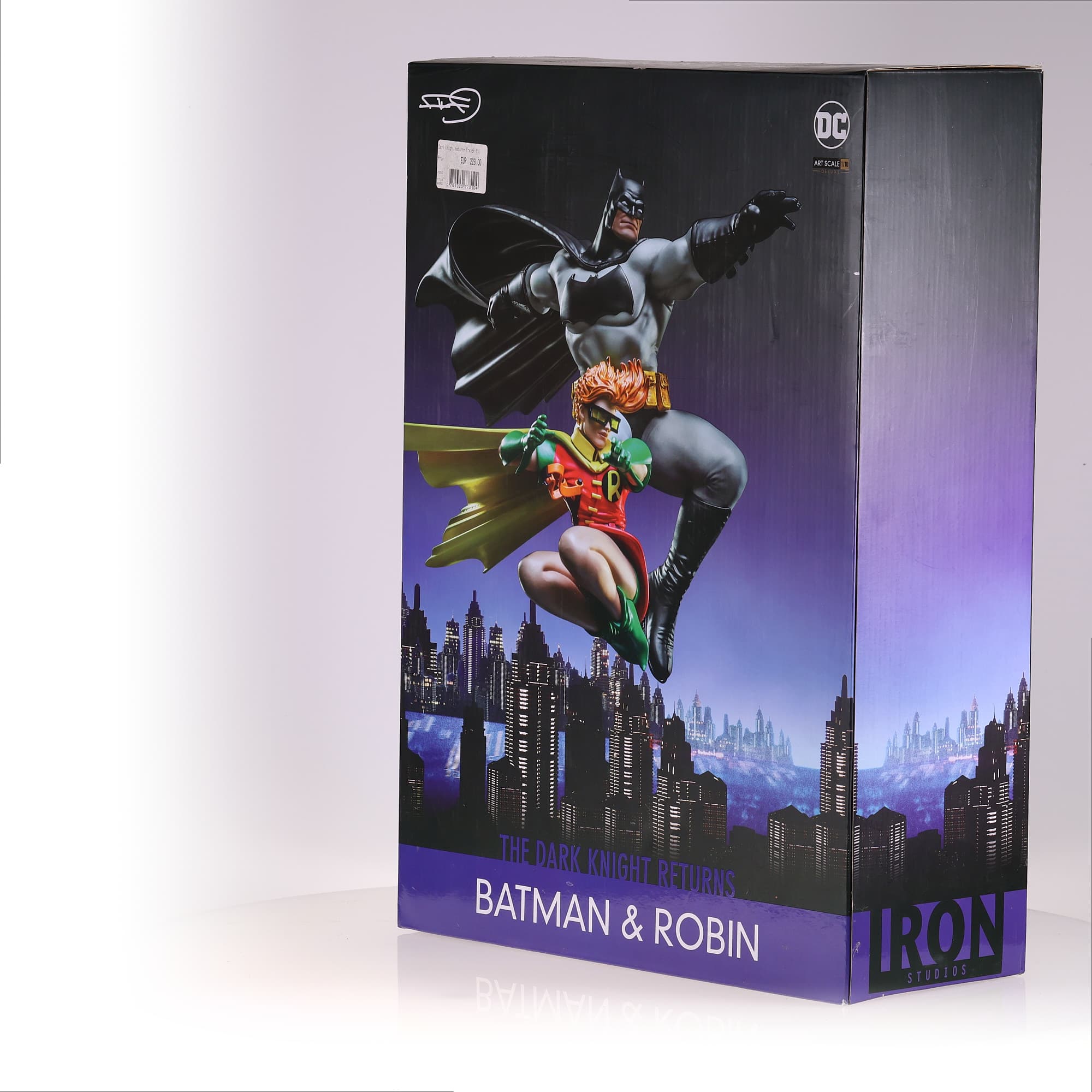 IRONSTUDIOS Batman Batman & Robin The Dark Knight Returns avec boîte pas ouverte — miniature 10