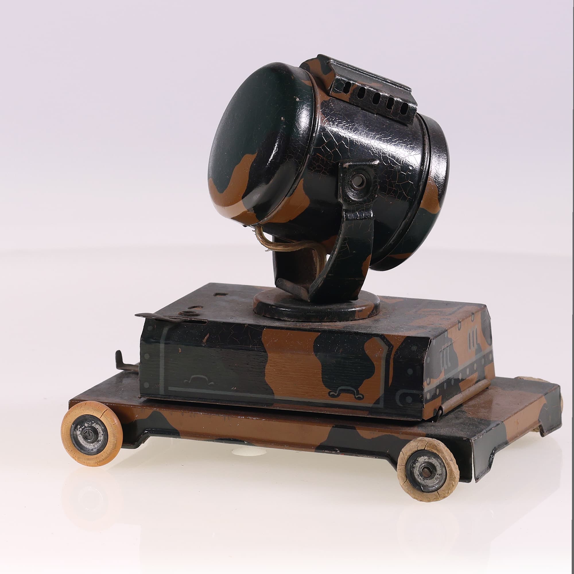  Camion projecteur militaire tôle camouflage 12,5 cm marque non déterminée — miniature 3