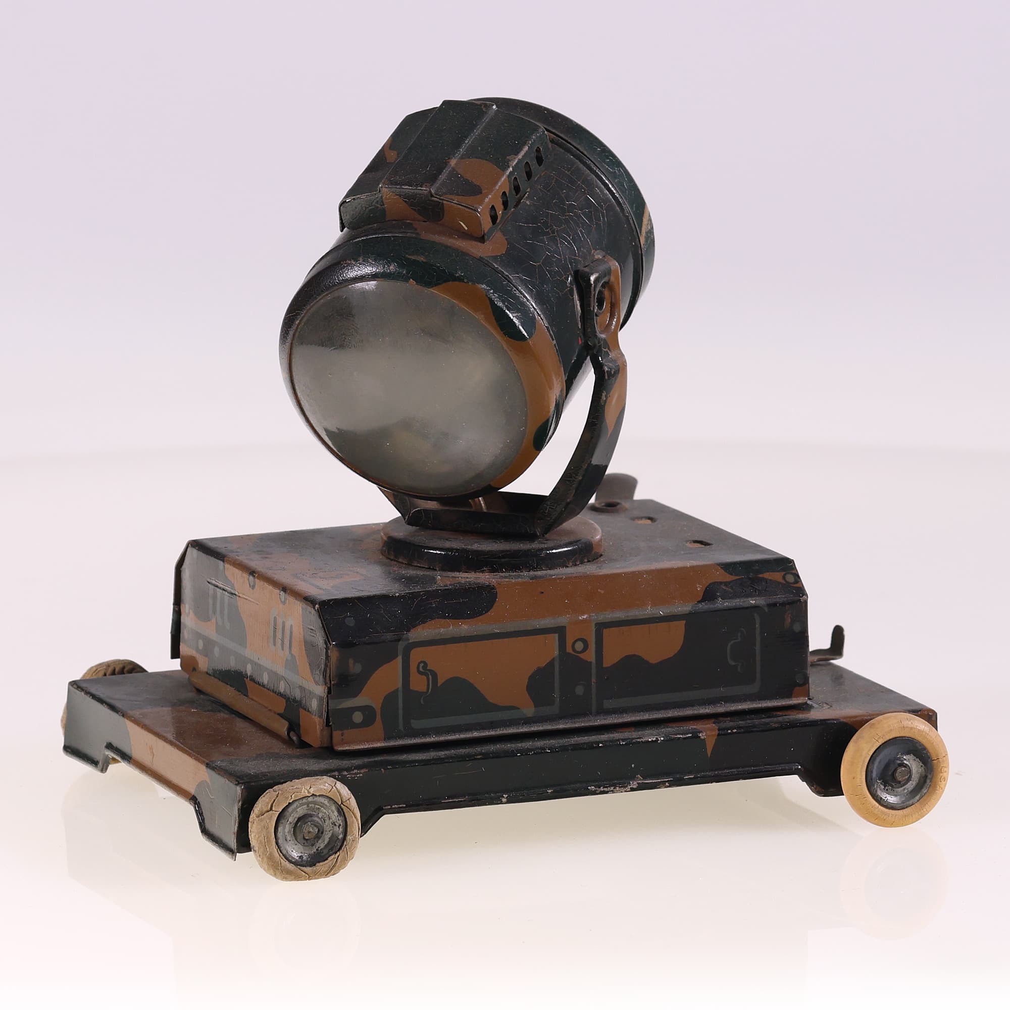  Camion projecteur militaire tôle camouflage 12,5 cm marque non déterminée — miniature 6