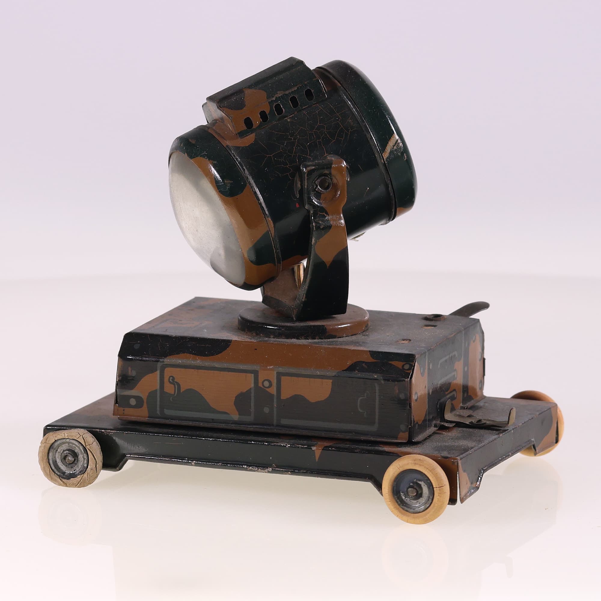  Camion projecteur militaire tôle camouflage 12,5 cm marque non déterminée — miniature 7