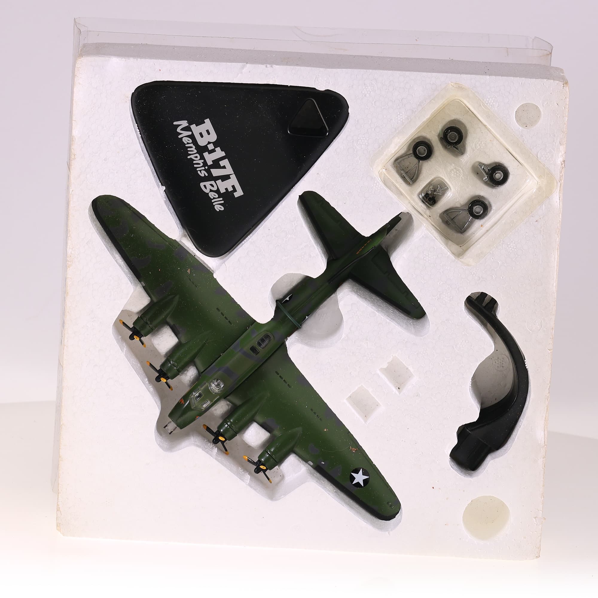 ATLAS Bombardiers du ciel Boeing B-17F Memphis Belle envergure  21,5 cm boite