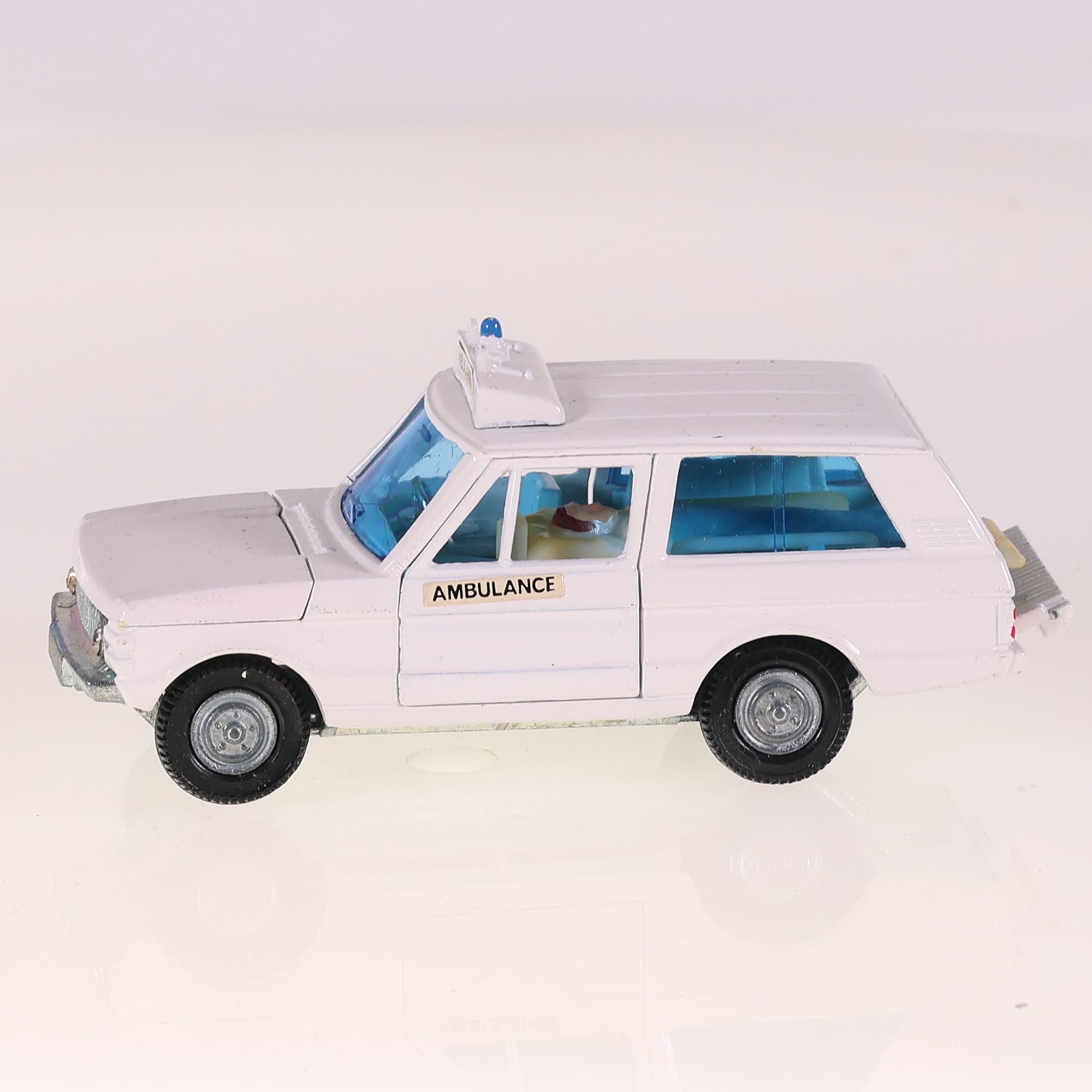 Dinky Toys 268 Range Rover Ambulance 1/43 Blanc Grade B avec boîte — miniature 2