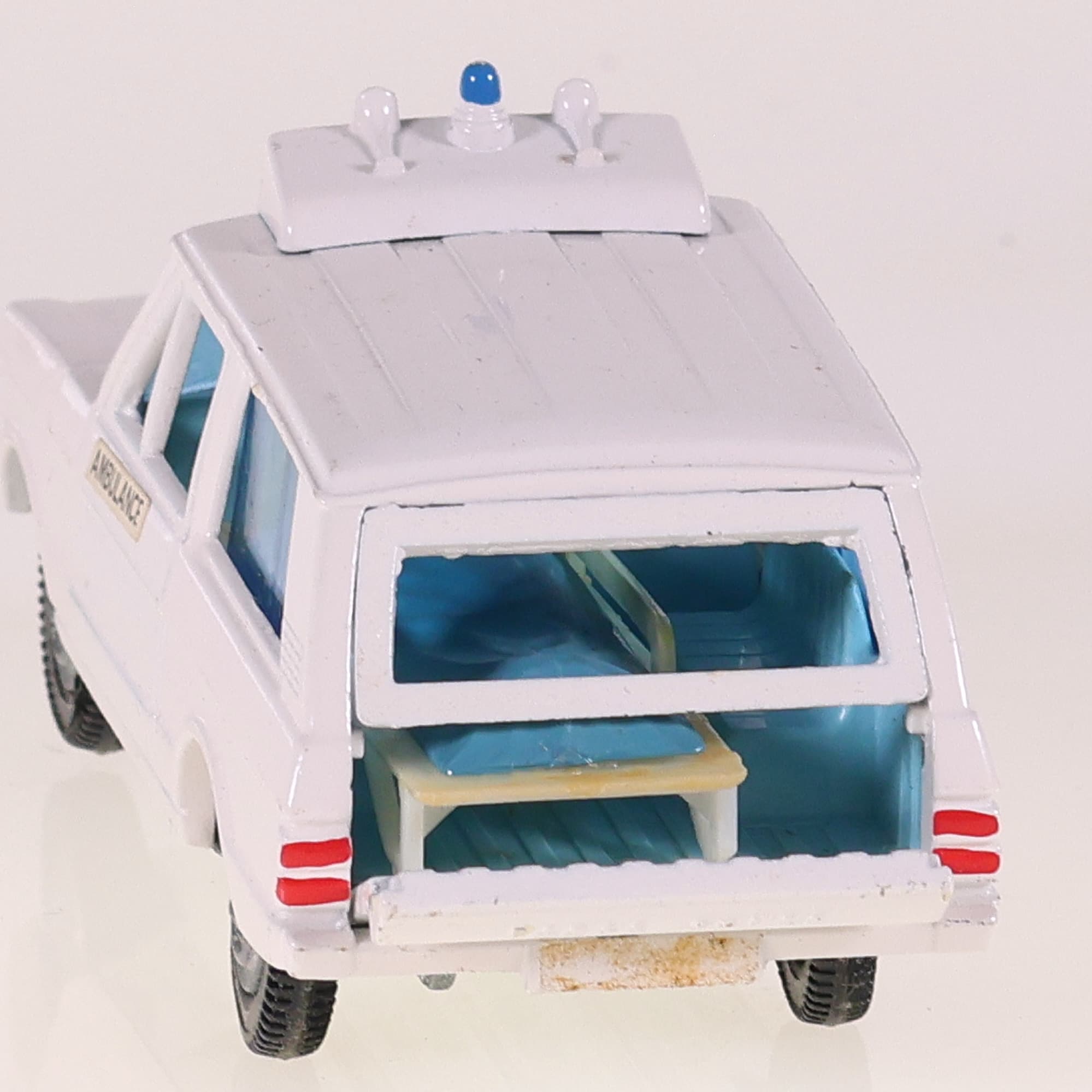Dinky Toys 268 Range Rover Ambulance 1/43 Blanc Grade B avec boîte — miniature 4