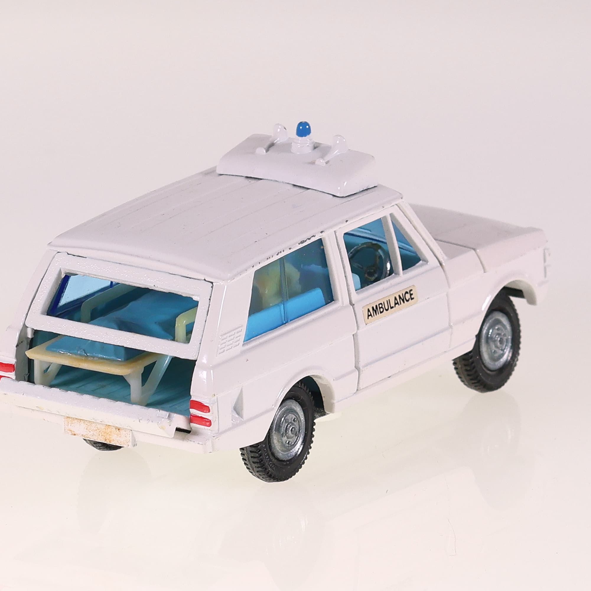 Dinky Toys 268 Range Rover Ambulance 1/43 Blanc Grade B avec boîte — miniature 5