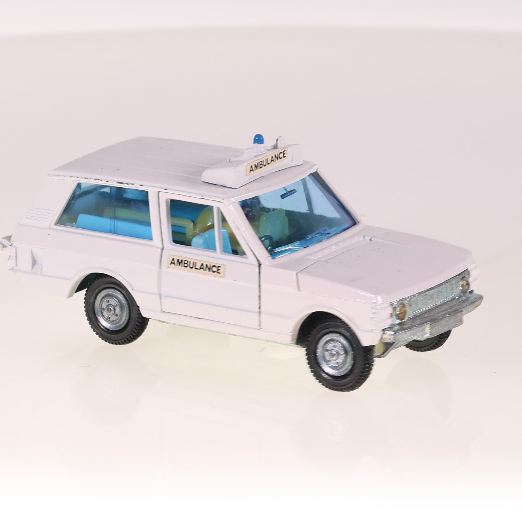 Dinky Toys 268 Range Rover Ambulance 1/43 Blanc Grade B avec boîte — miniature 7