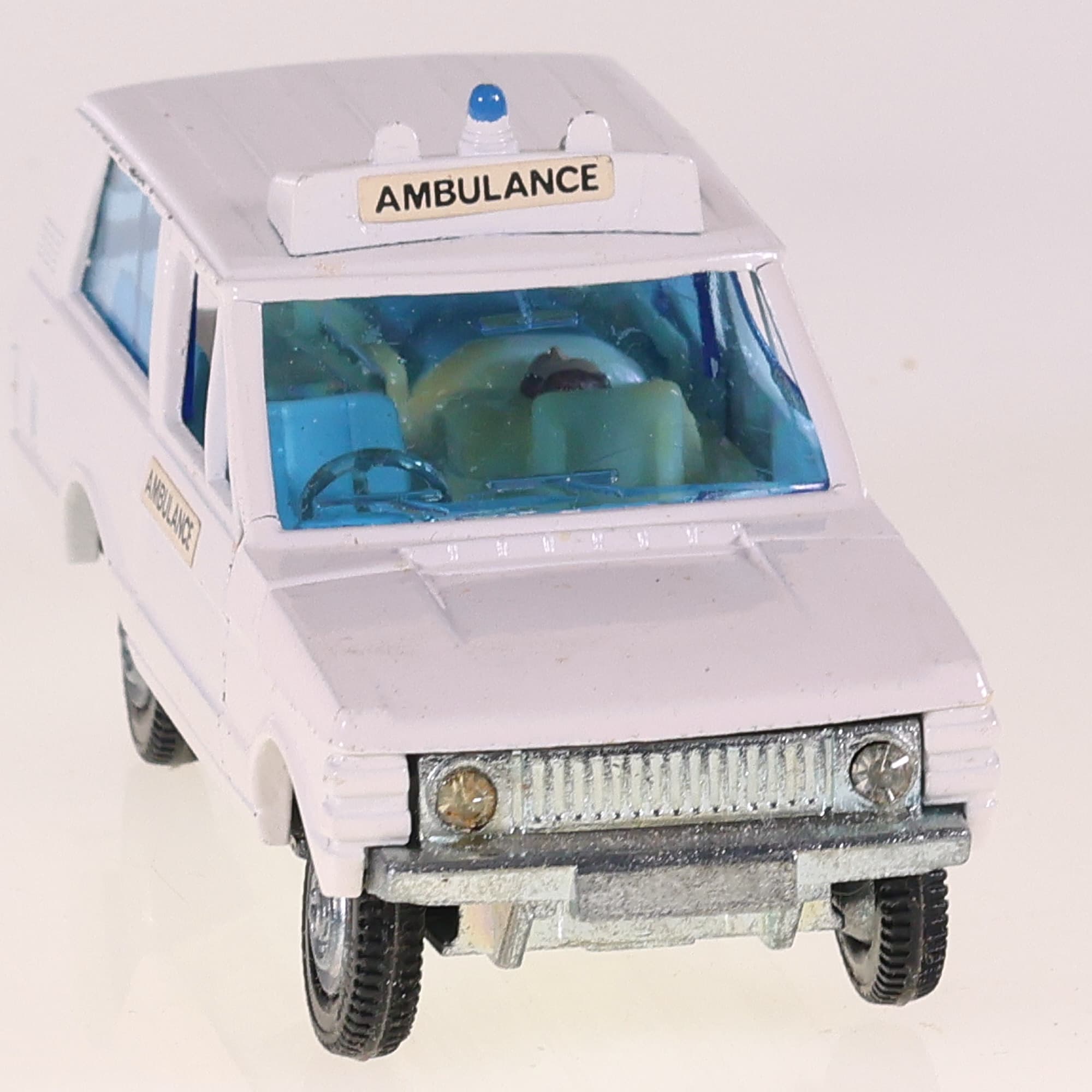 Dinky Toys 268 Range Rover Ambulance 1/43 Blanc Grade B avec boîte — miniature 8