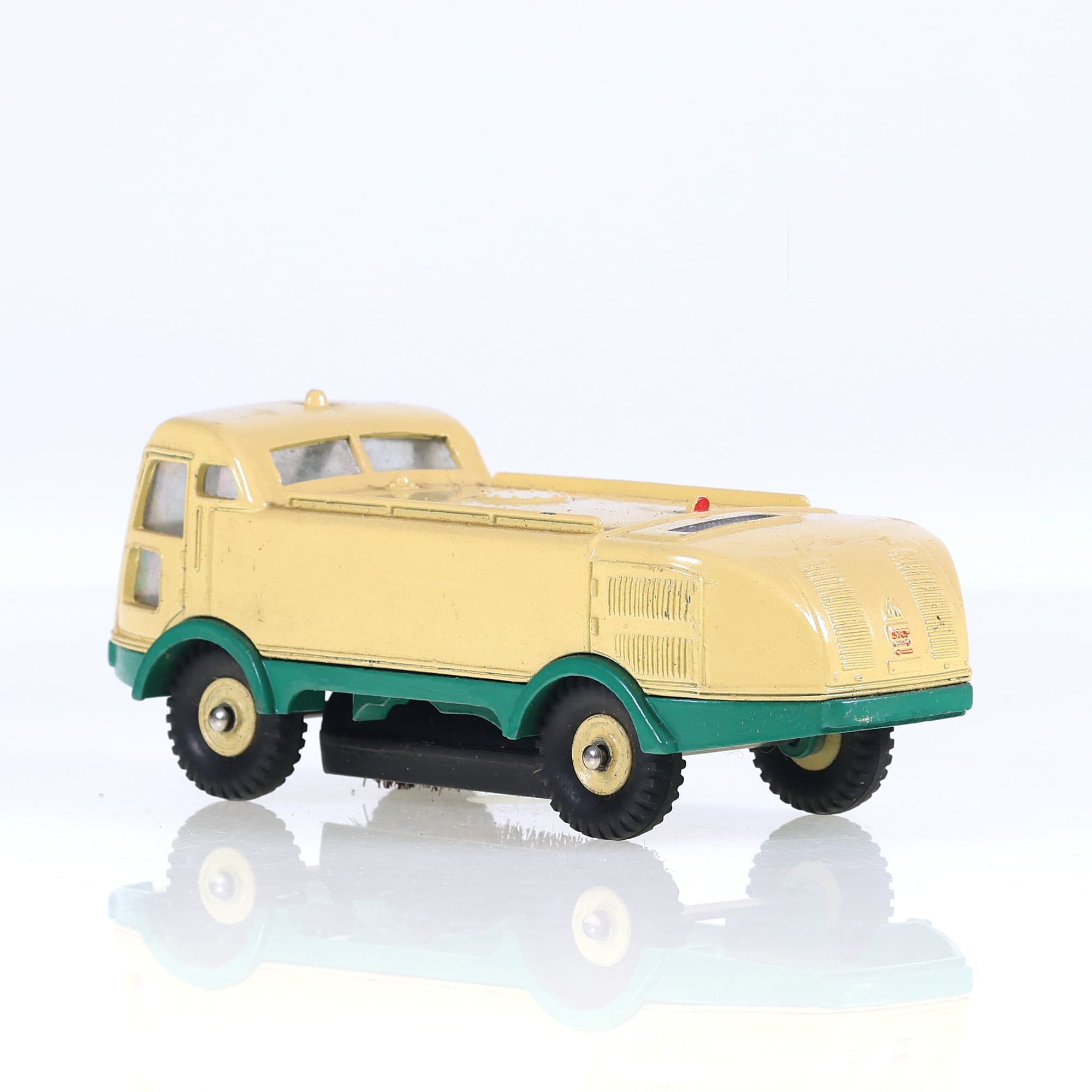 Dinky Toys 596 Arroseuse-Balayeuse à cabine vitrée 1/43 Bicolore Grade B — miniature 3