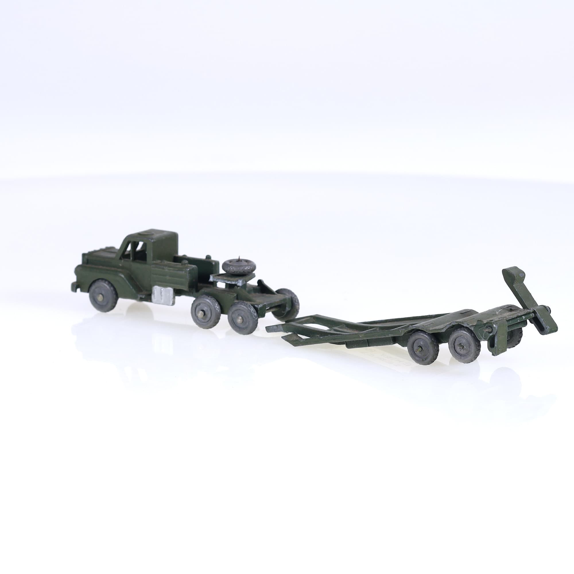 Sentry Box semi-remorque militaire porte char 17 cm Vert foncé à restaurer — miniature 3