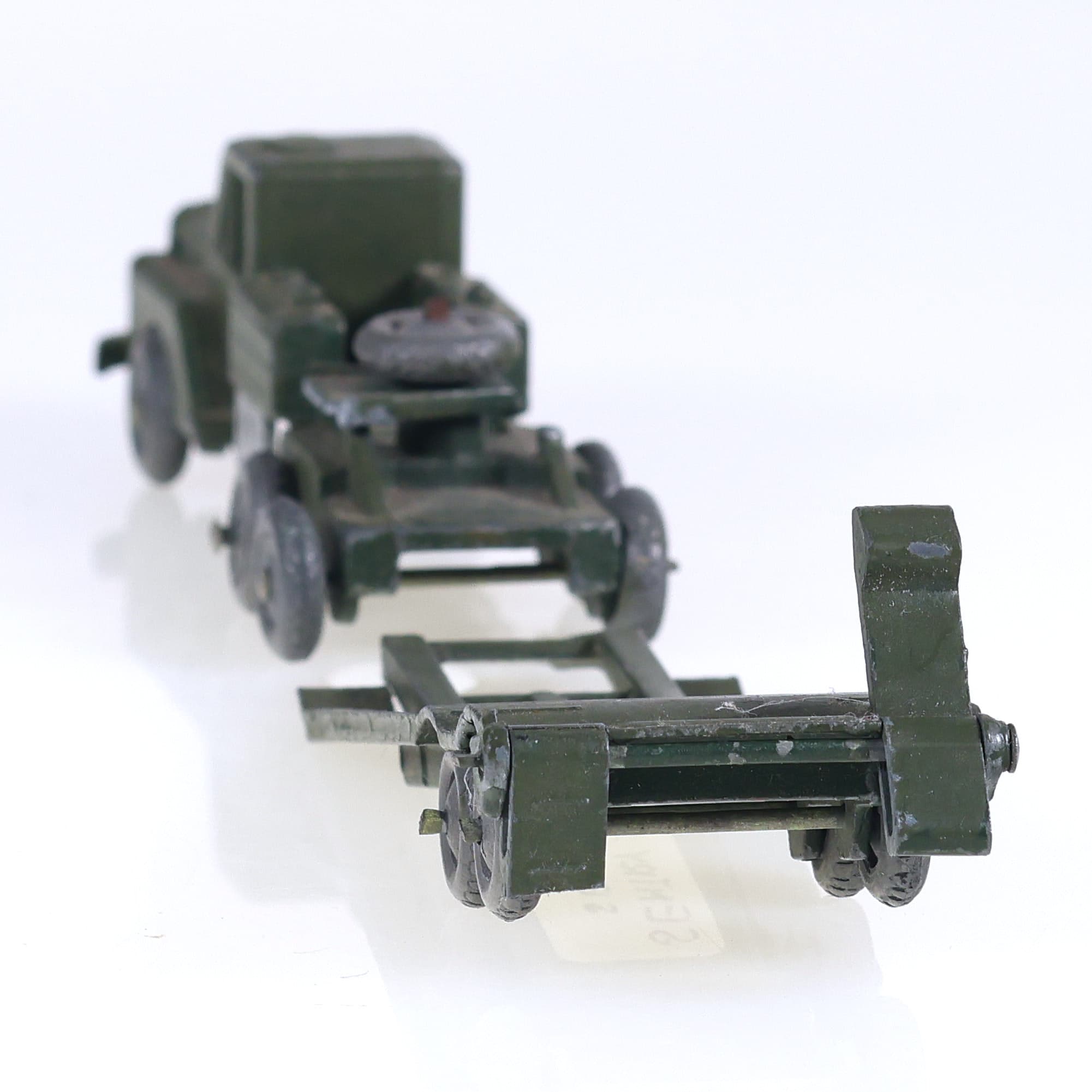 Sentry Box semi-remorque militaire porte char 17 cm Vert foncé à restaurer — miniature 4