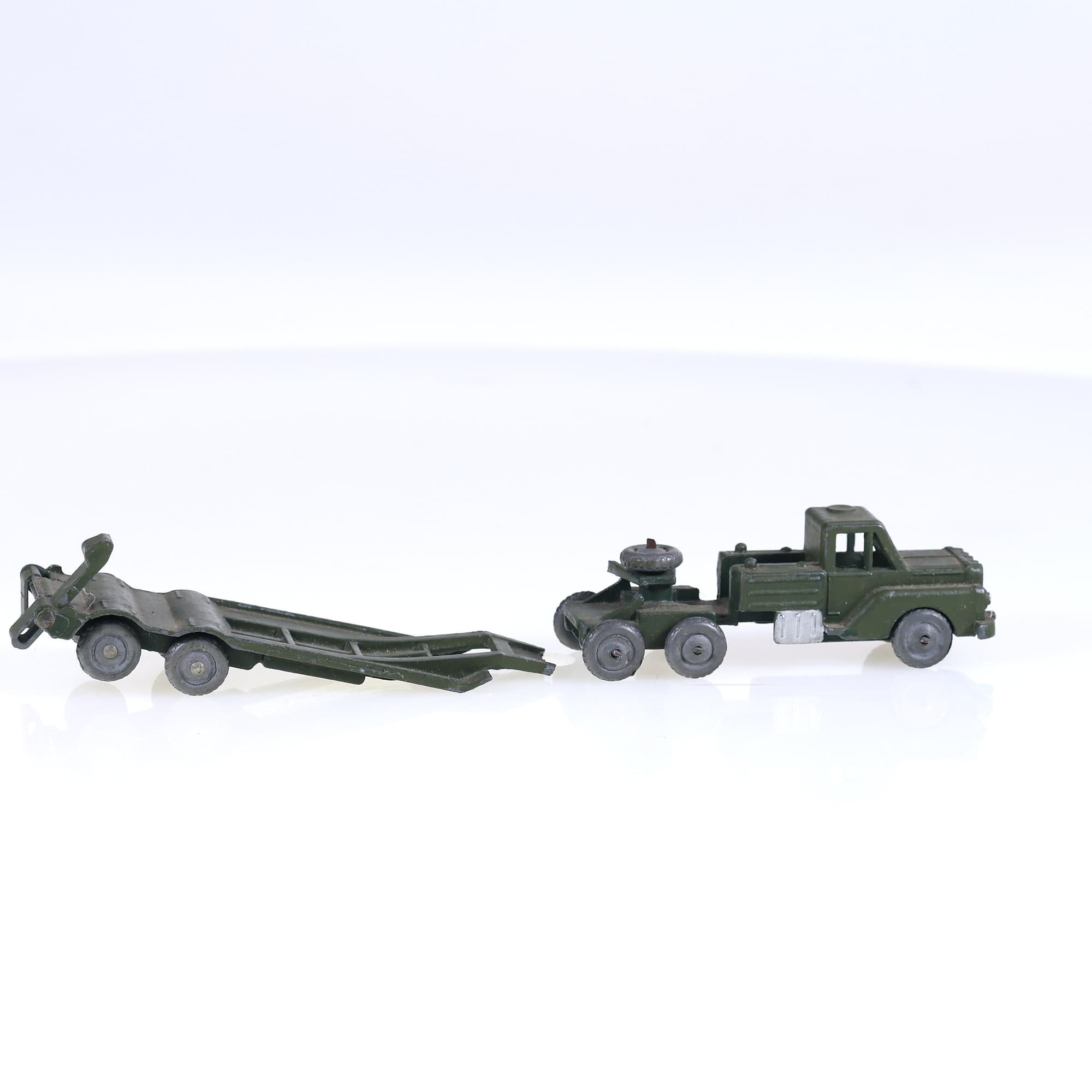 Sentry Box semi-remorque militaire porte char 17 cm Vert foncé à restaurer — miniature 6