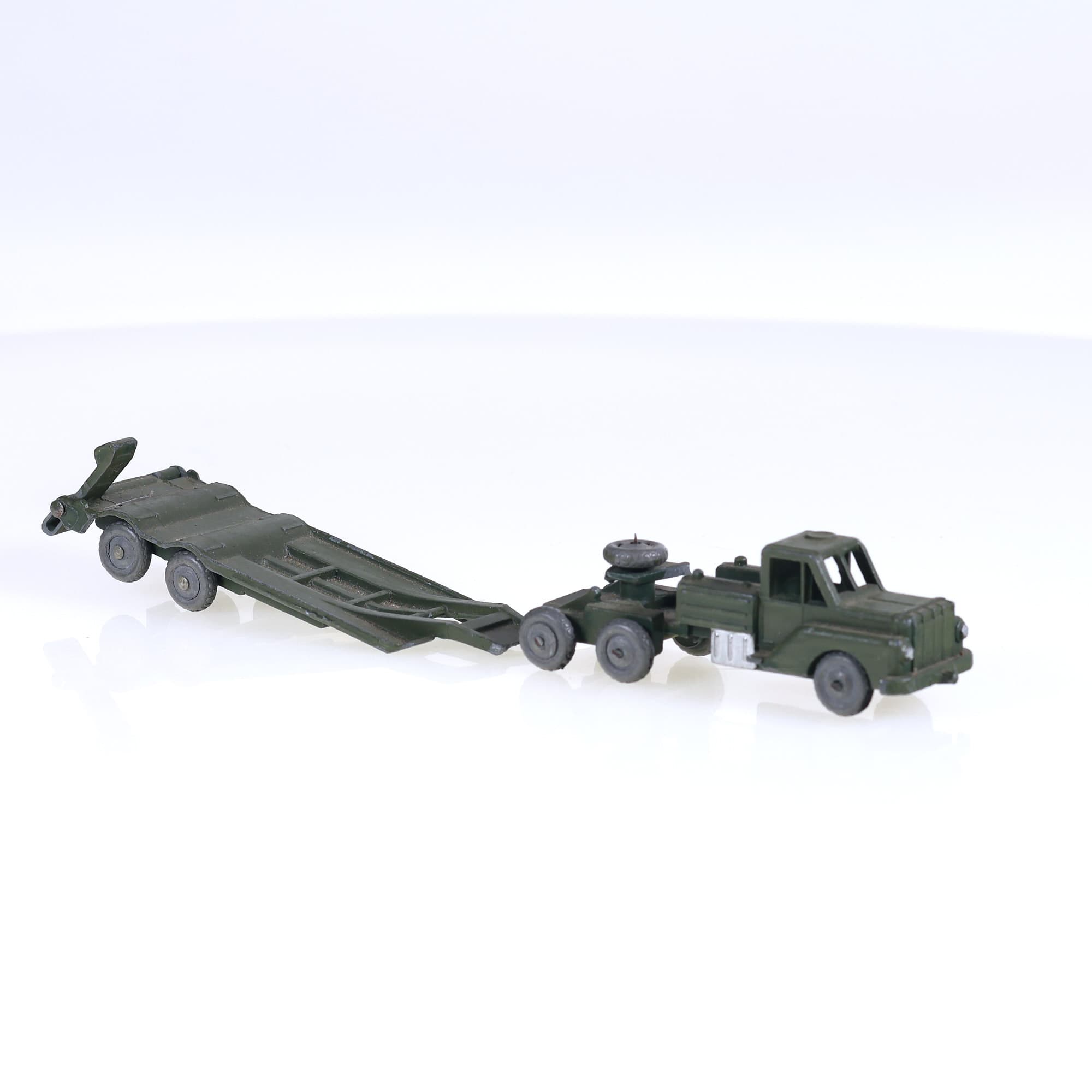 Sentry Box semi-remorque militaire porte char 17 cm Vert foncé à restaurer — miniature 7