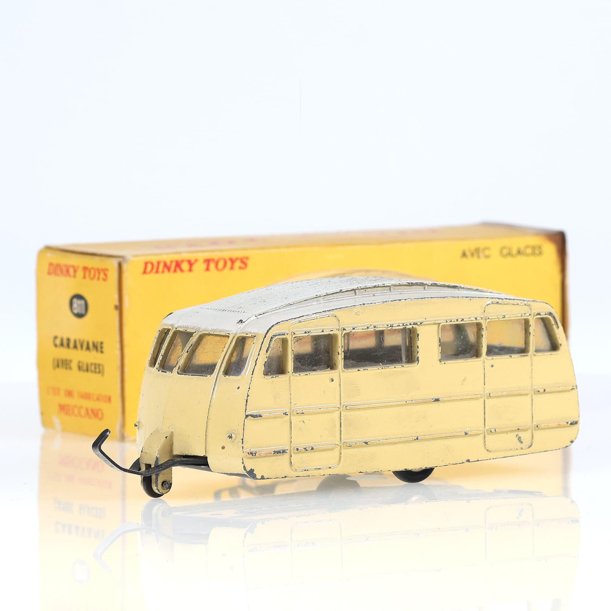 Dinky Toys 811 avec glaces 1/43 Beige Grade C avec boîte