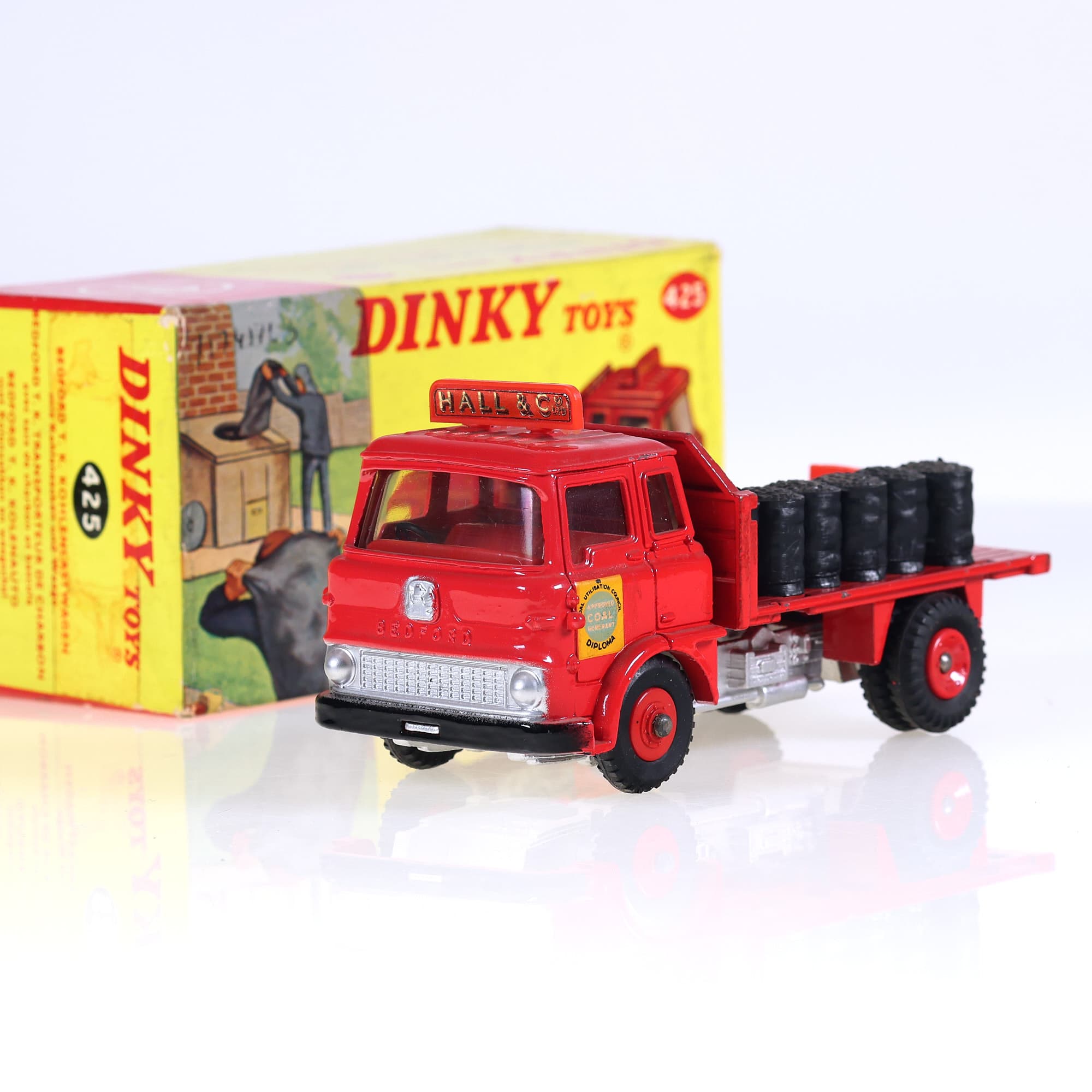 Dinky Toys 425 Bedford T.K. Transporteur de Charbon 1/43 état A avec boîte