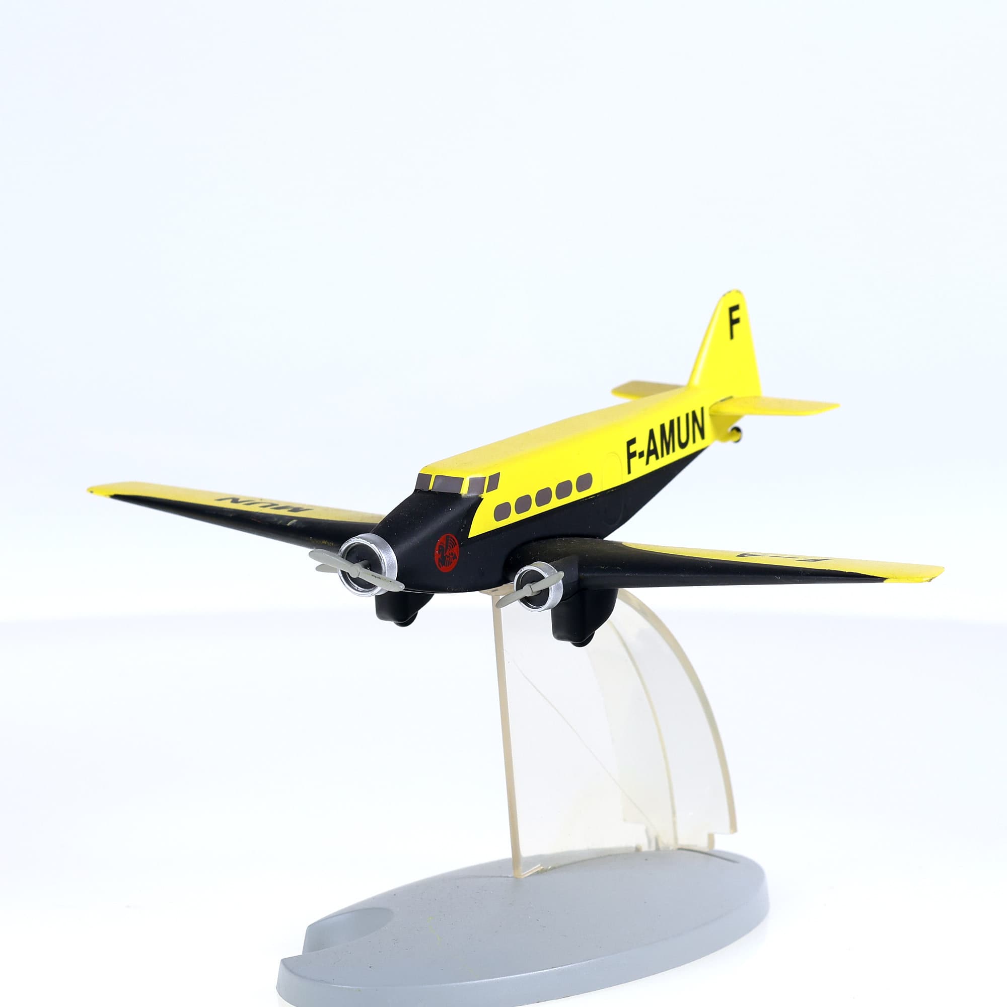 Hachette En Avion Tintin - L'avion d'Air France - L'Oreille cassée 1/144 