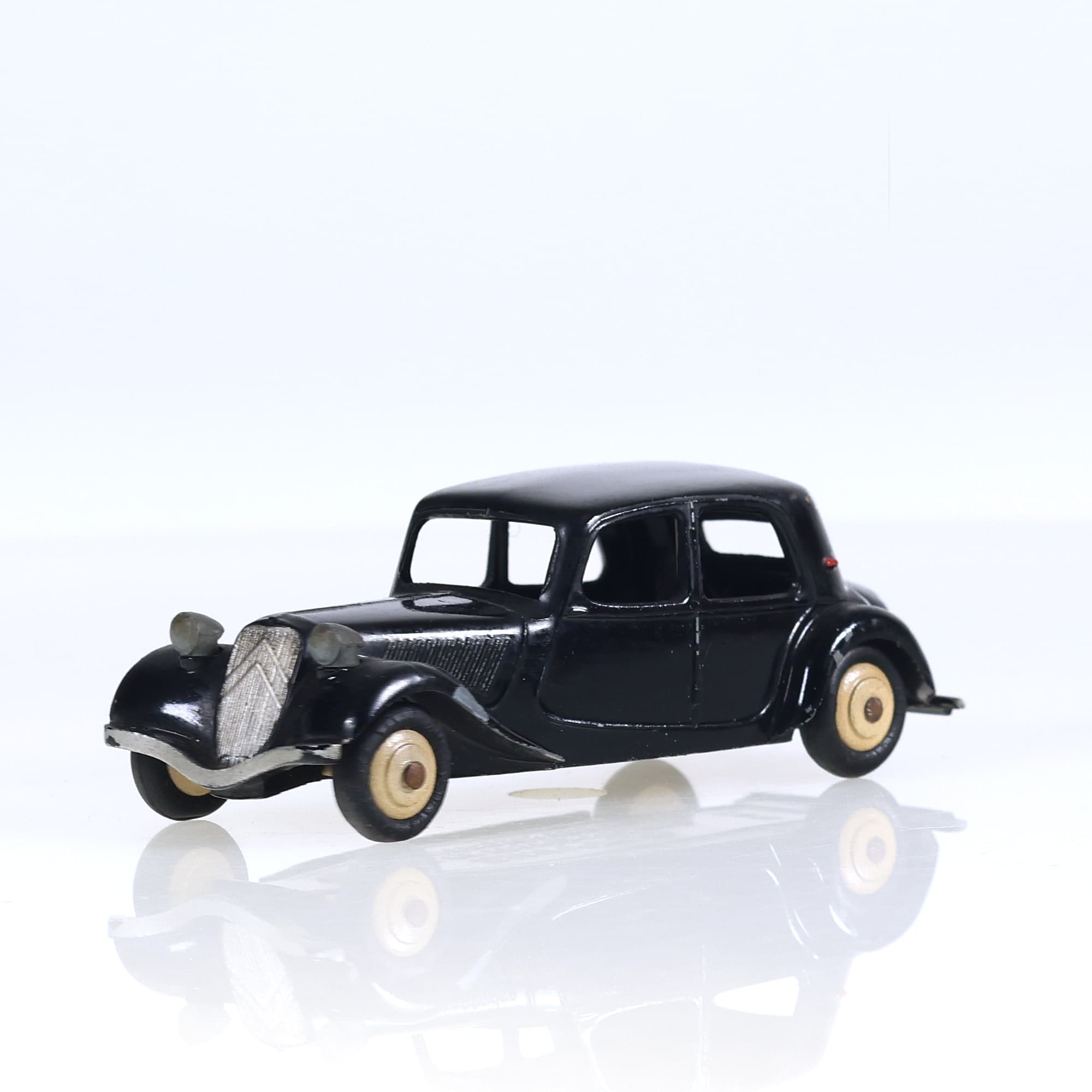 Dinky Toys 24N Citroën 11BL 1/43 Noir Grade B — photo 1