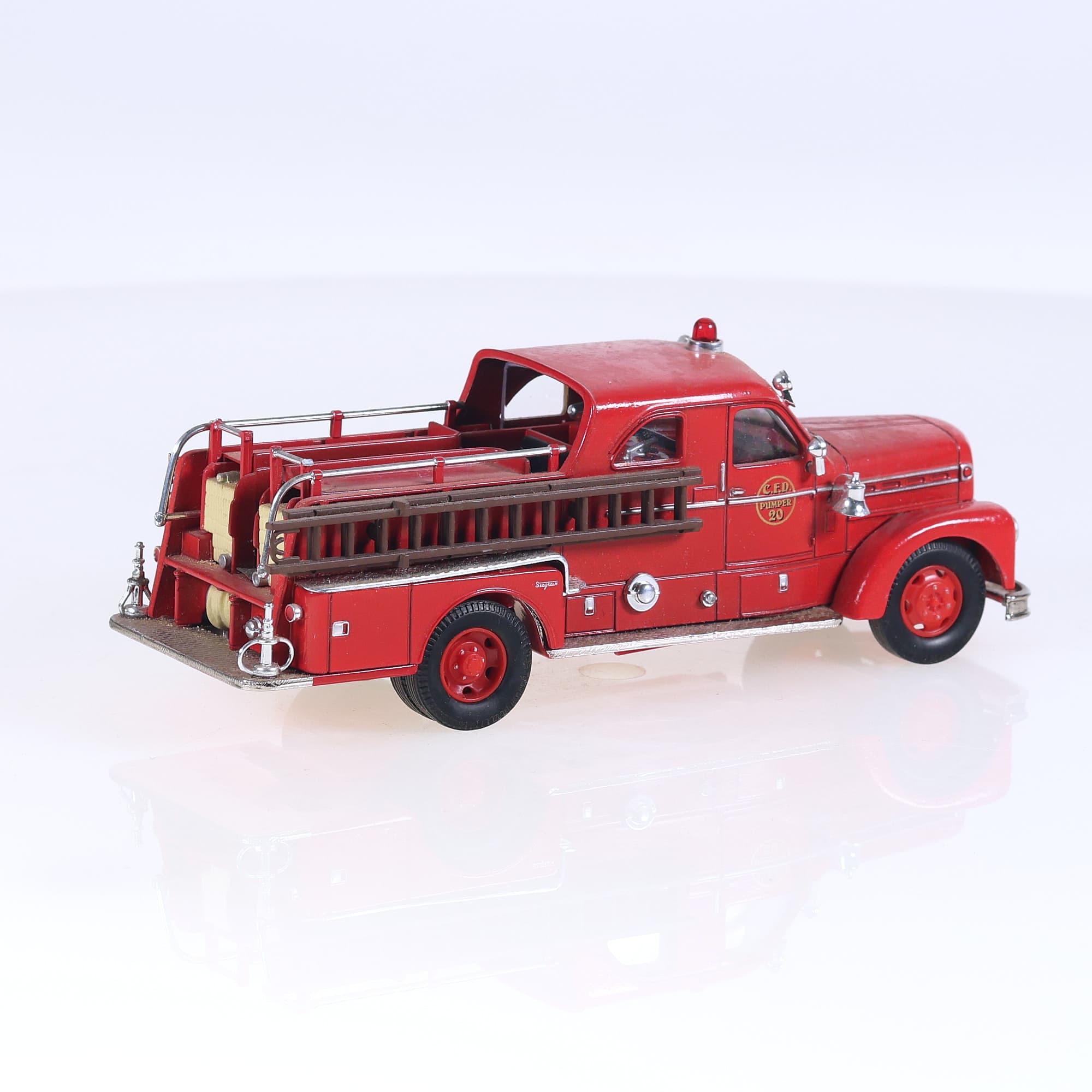 Corgi Seagrave Anniversary pumper - CFD Pumper 20 — miniature 5