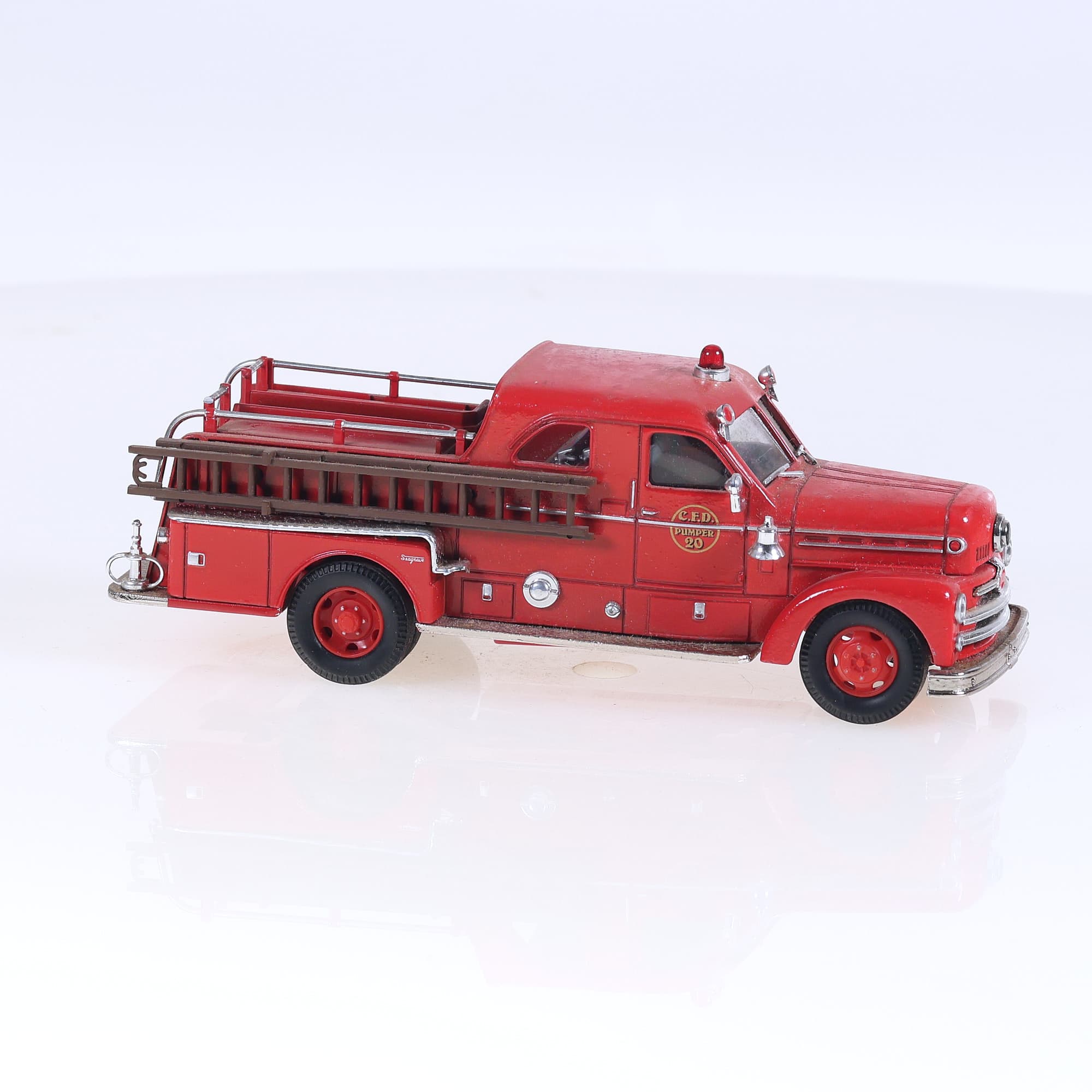 Corgi Seagrave Anniversary pumper - CFD Pumper 20 — miniature 6