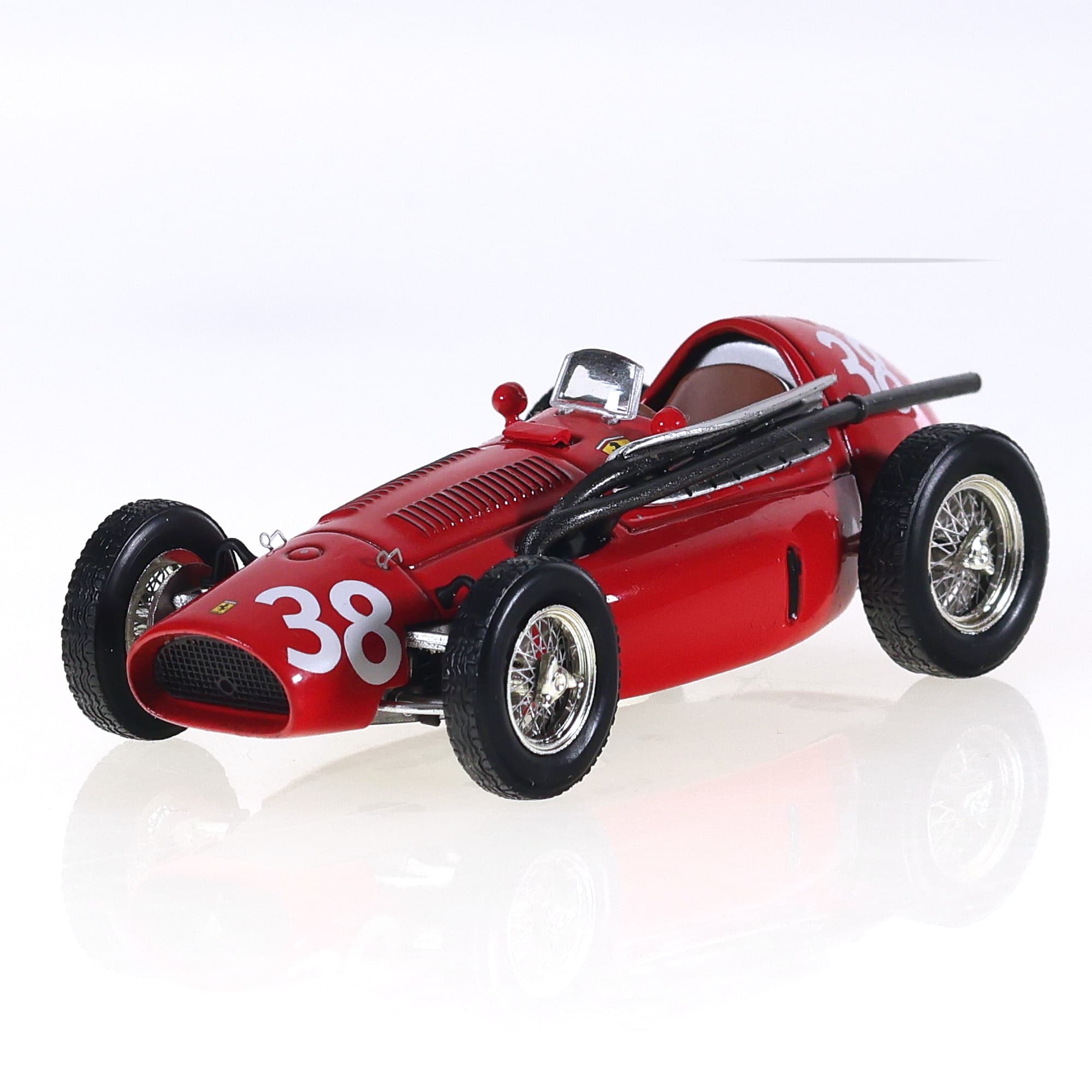 Hot Wheels SF23/54 Ferrari 553 F1Supersqualo #38 1954 avec boîte — miniature 9