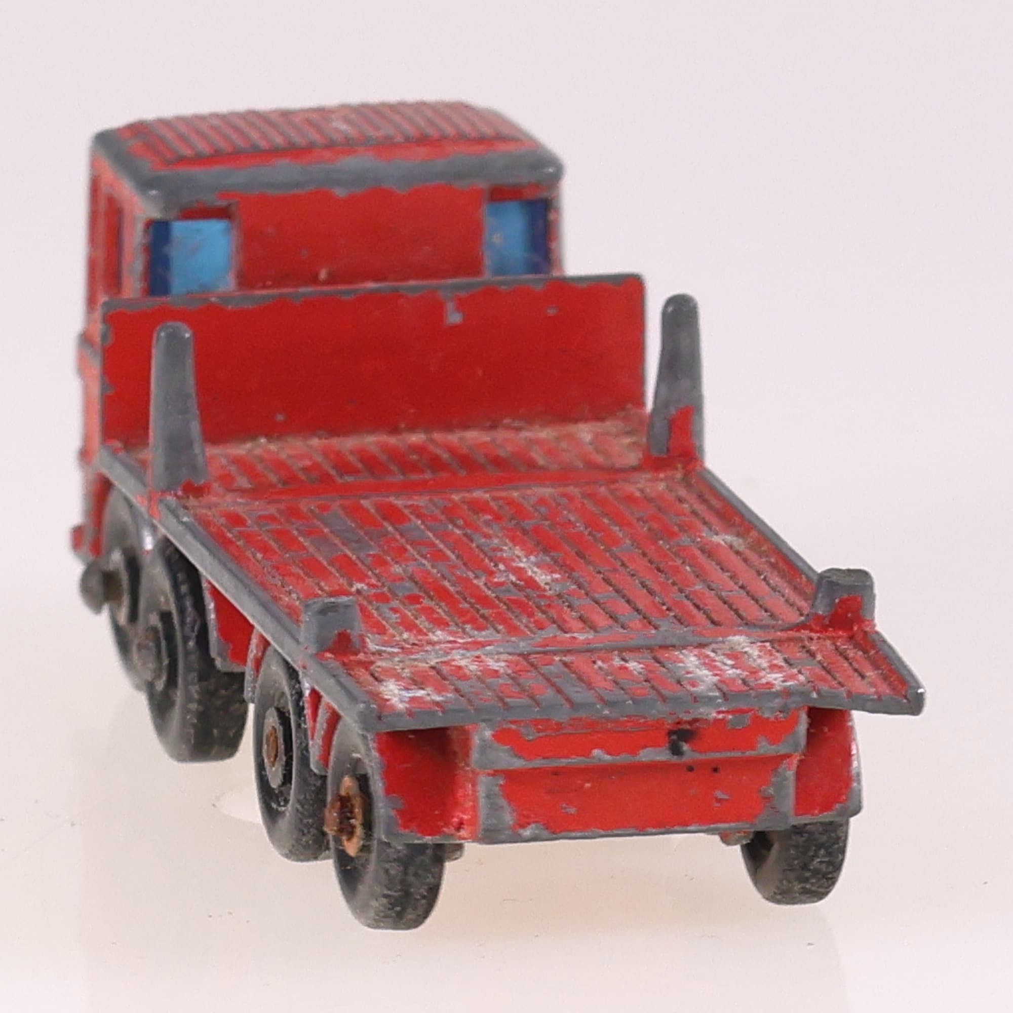 Matchbox 10 Leyland Pipe Truck 1/64 Rouge Grade C sans boîte — miniature 4