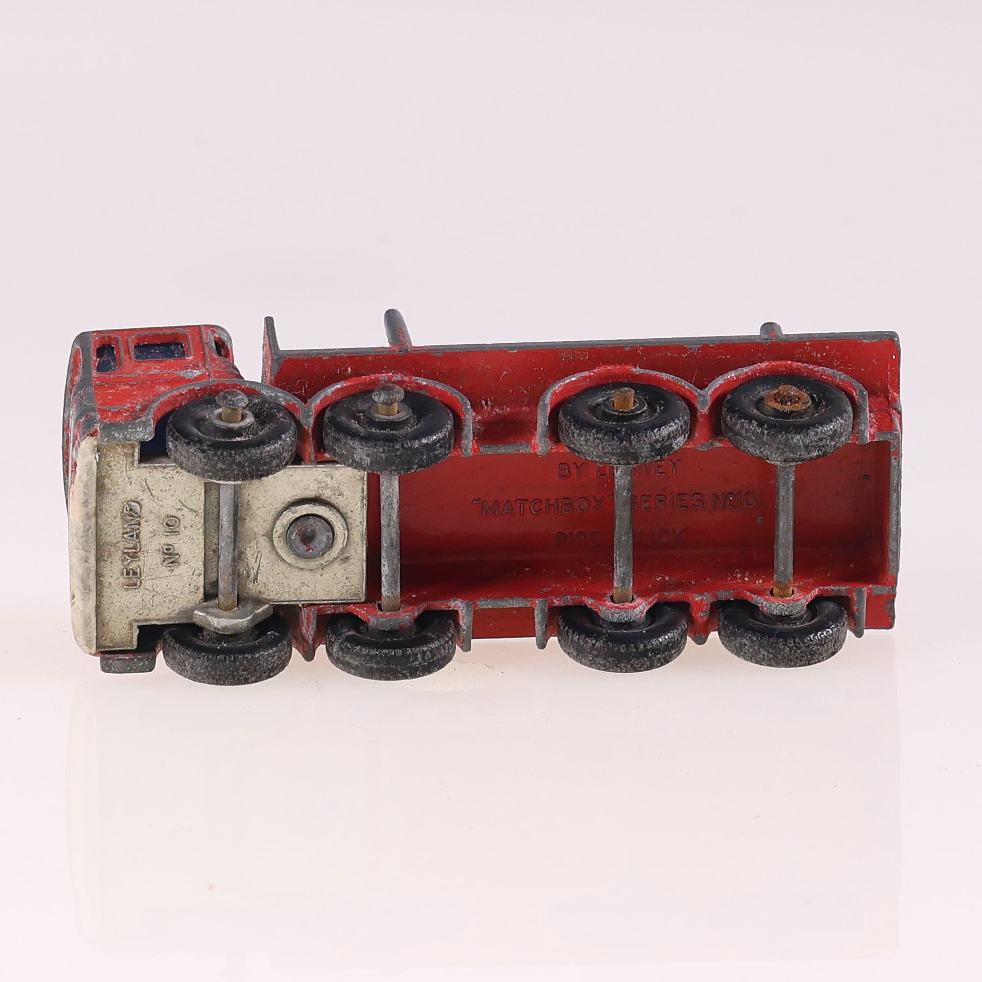 Matchbox 10 Leyland Pipe Truck 1/64 Rouge Grade C sans boîte — miniature 9