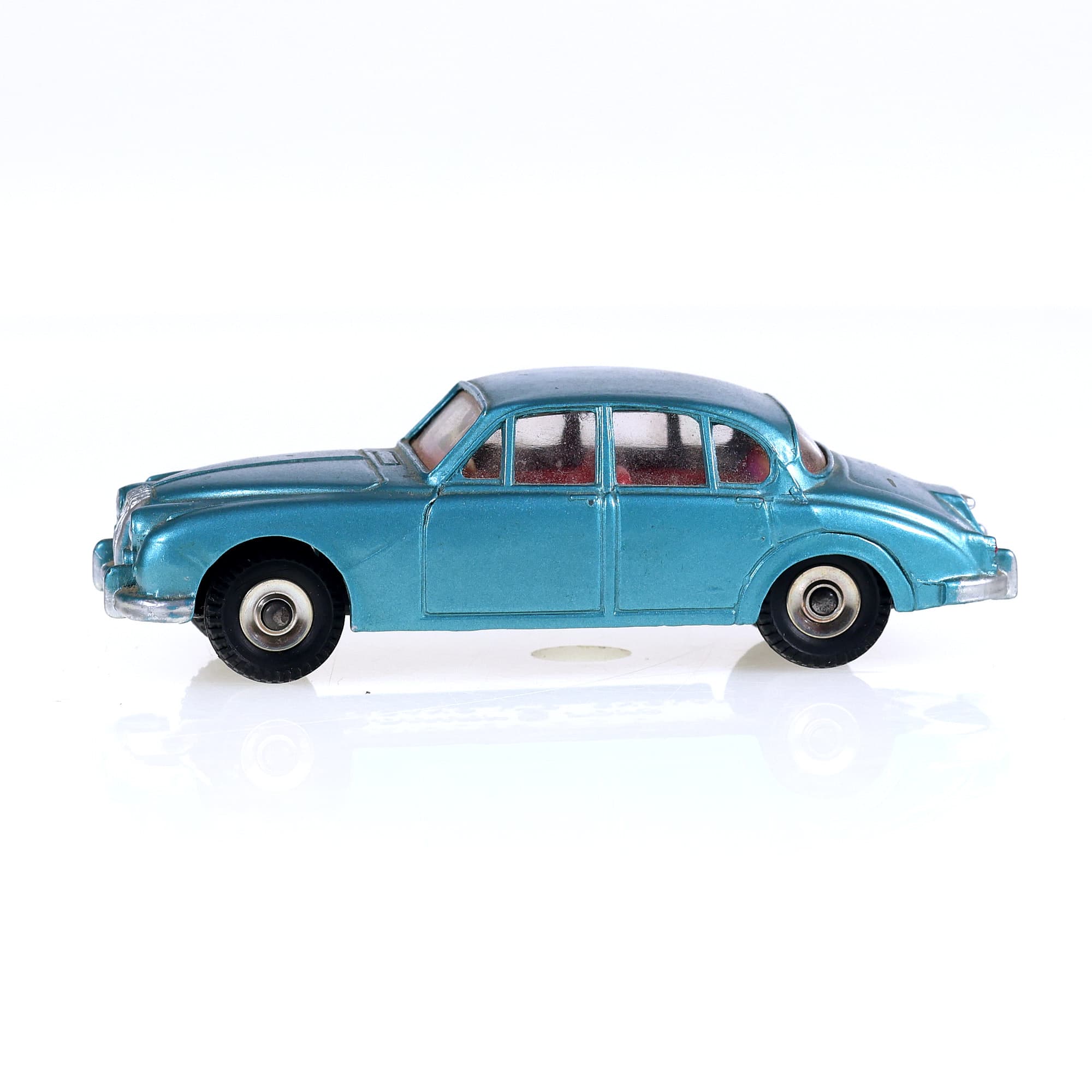 Dinky Toys 146 Daimler 2.5 Litre 1/43 Bleu avec boîte — miniature 3