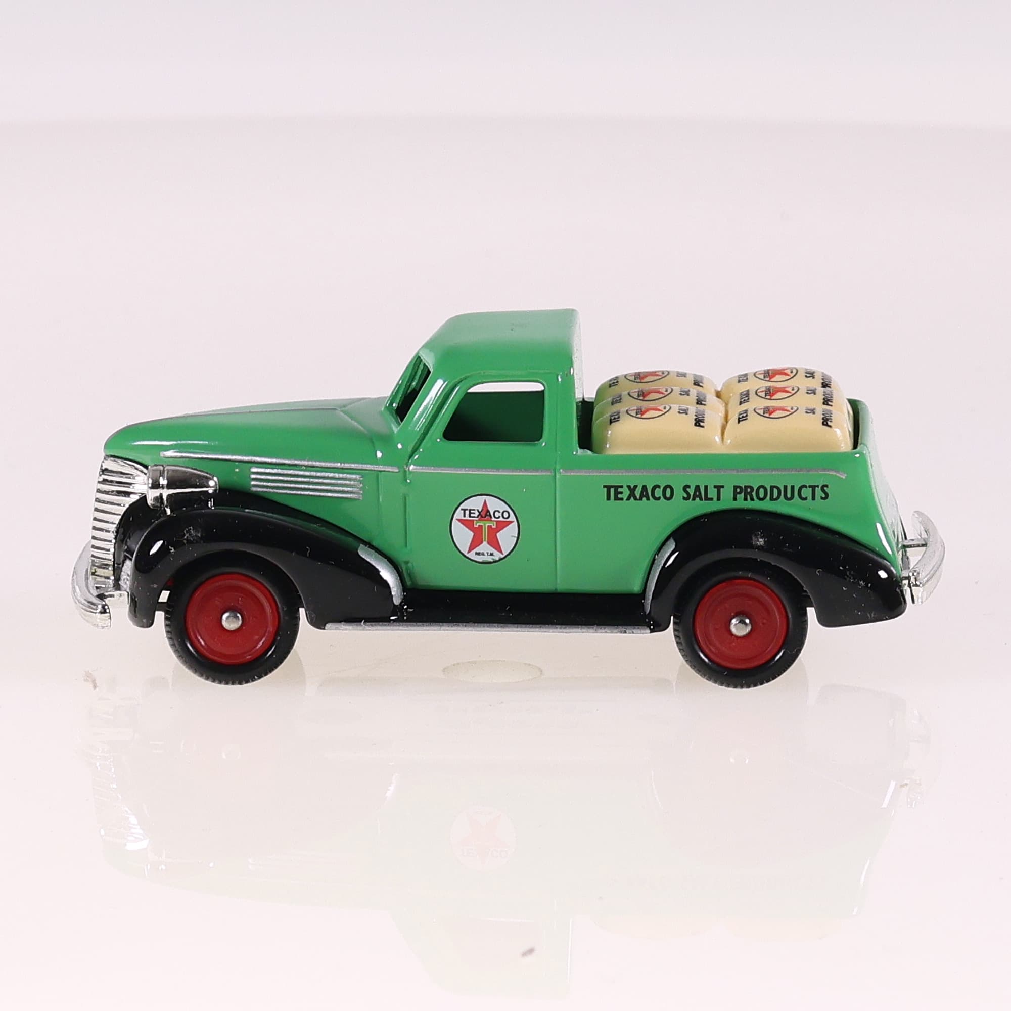 Corgi CS90007 Texaco Chevrolet Pick-Up Salt Products 1/43 Bicolore avec boîte — miniature 2