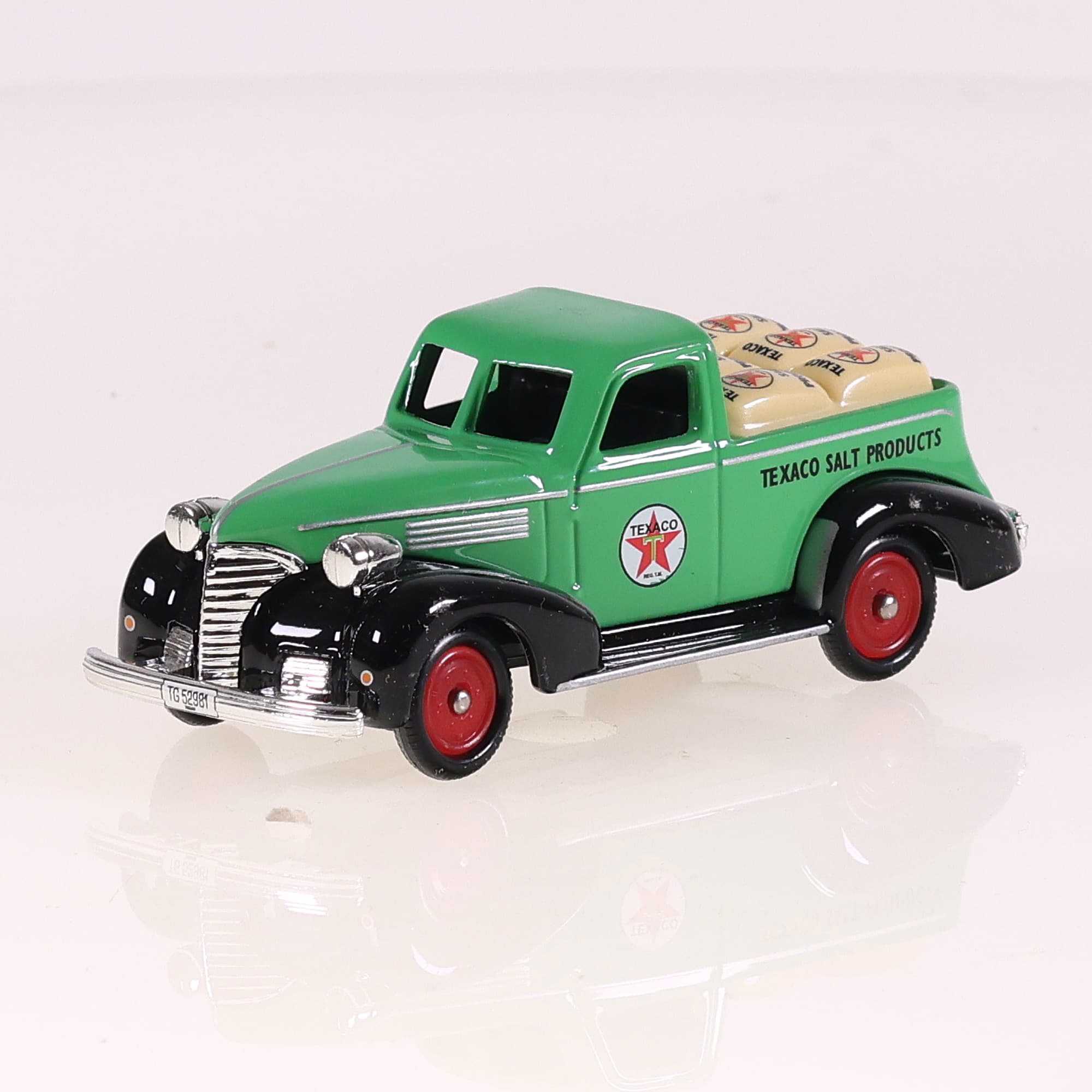 Corgi CS90007 Texaco Chevrolet Pick-Up Salt Products 1/43 Bicolore avec boîte — miniature 9