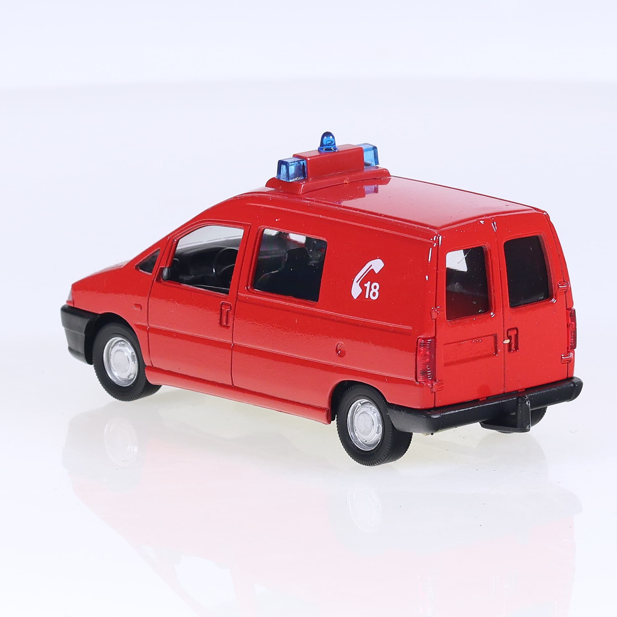 Solido - n°2178 - Citroën Jumpy Ambulance 1/43 avec boîte — miniature 3