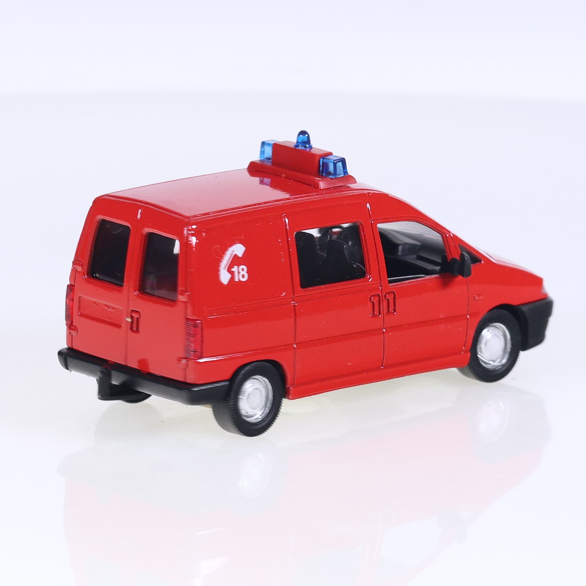 Solido - n°2178 - Citroën Jumpy Ambulance 1/43 avec boîte — miniature 5