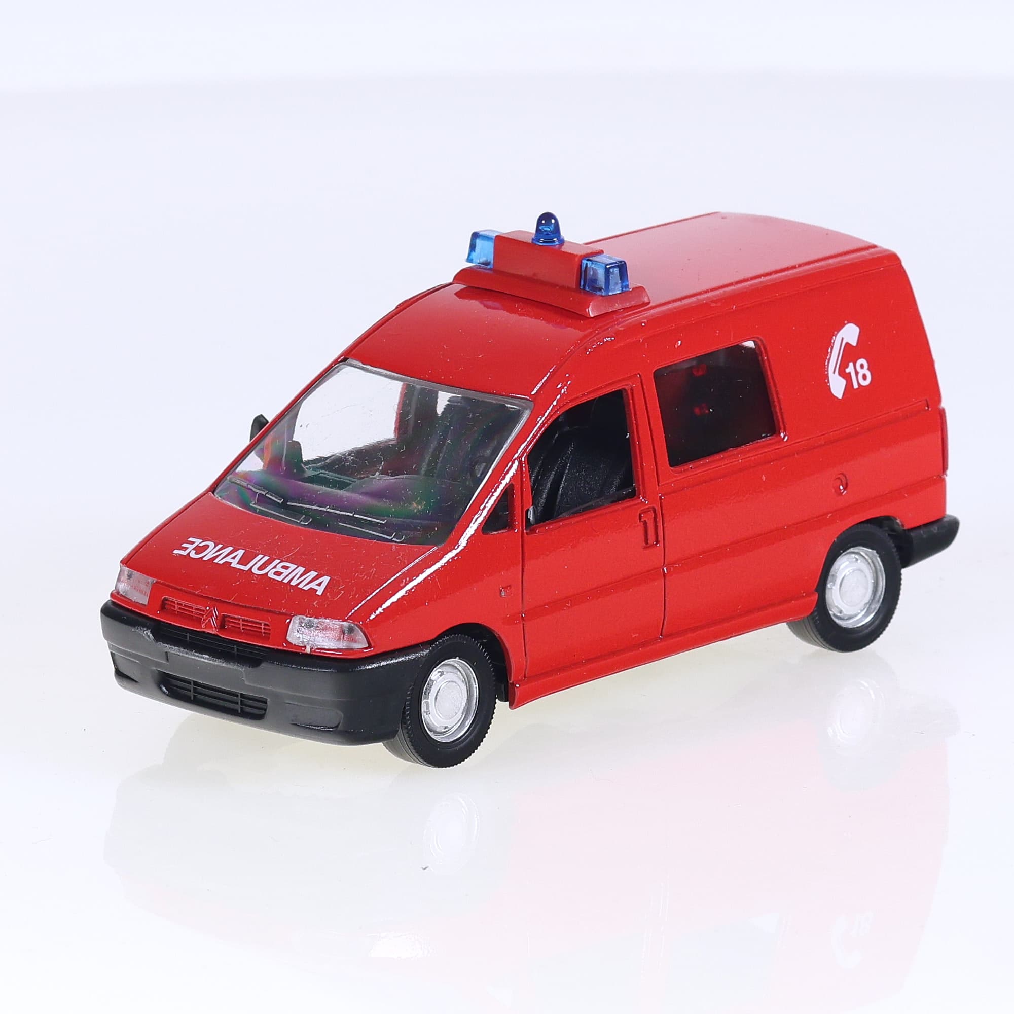 Solido - n°2178 - Citroën Jumpy Ambulance 1/43 avec boîte — miniature 9