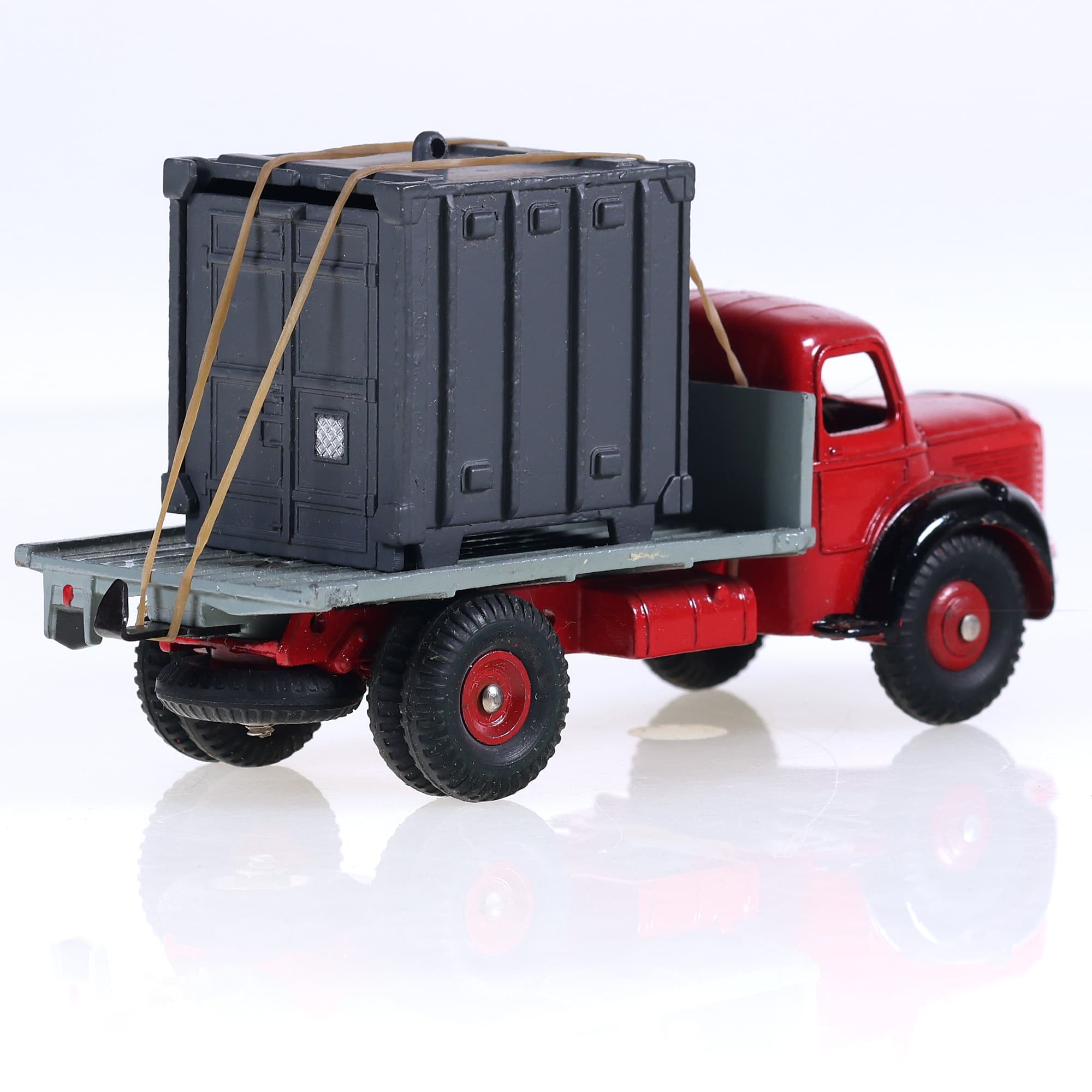 Dinky Toys 34B Berliet Plateau avec Container 1/43 version anneau moulé — miniature 5