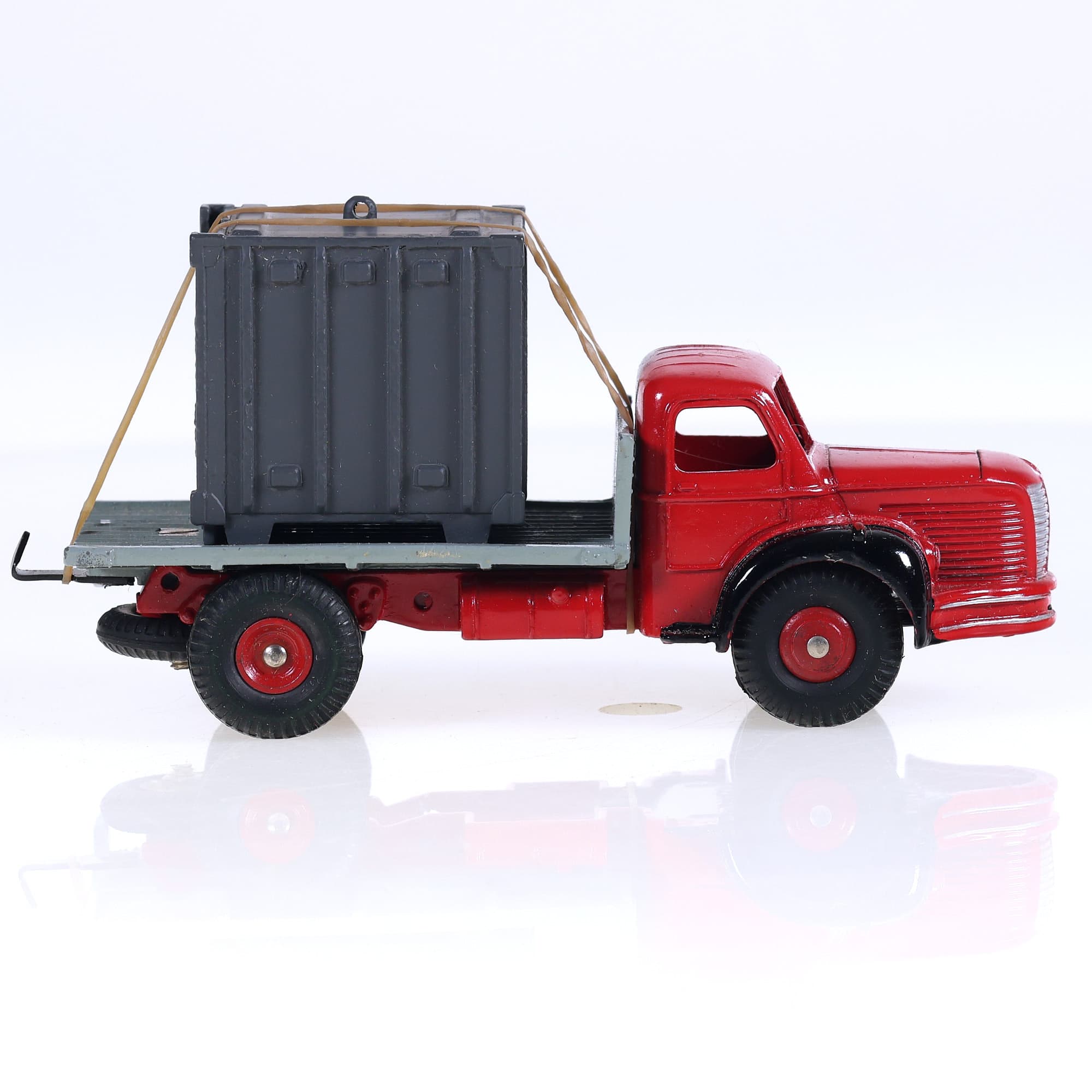 Dinky Toys 34B Berliet Plateau avec Container 1/43 version anneau moulé — miniature 6