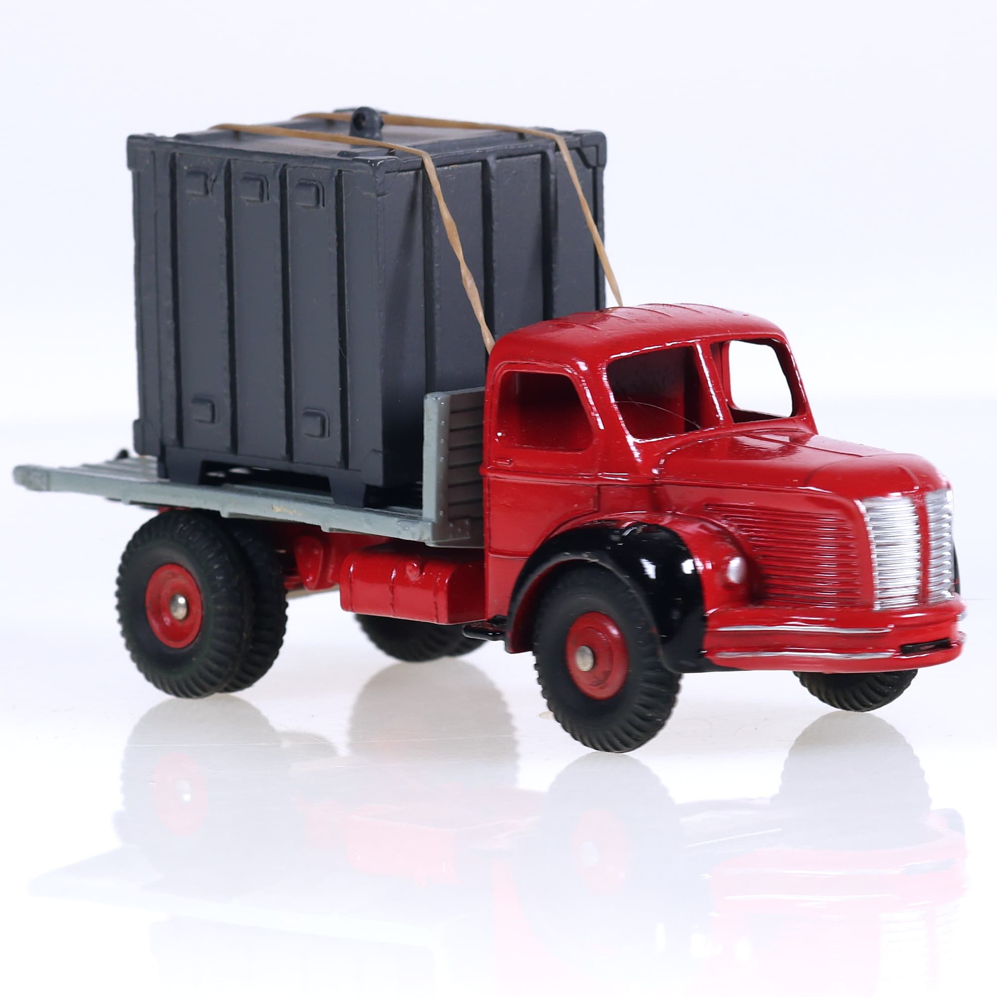 Dinky Toys 34B Berliet Plateau avec Container 1/43 version anneau moulé — miniature 7