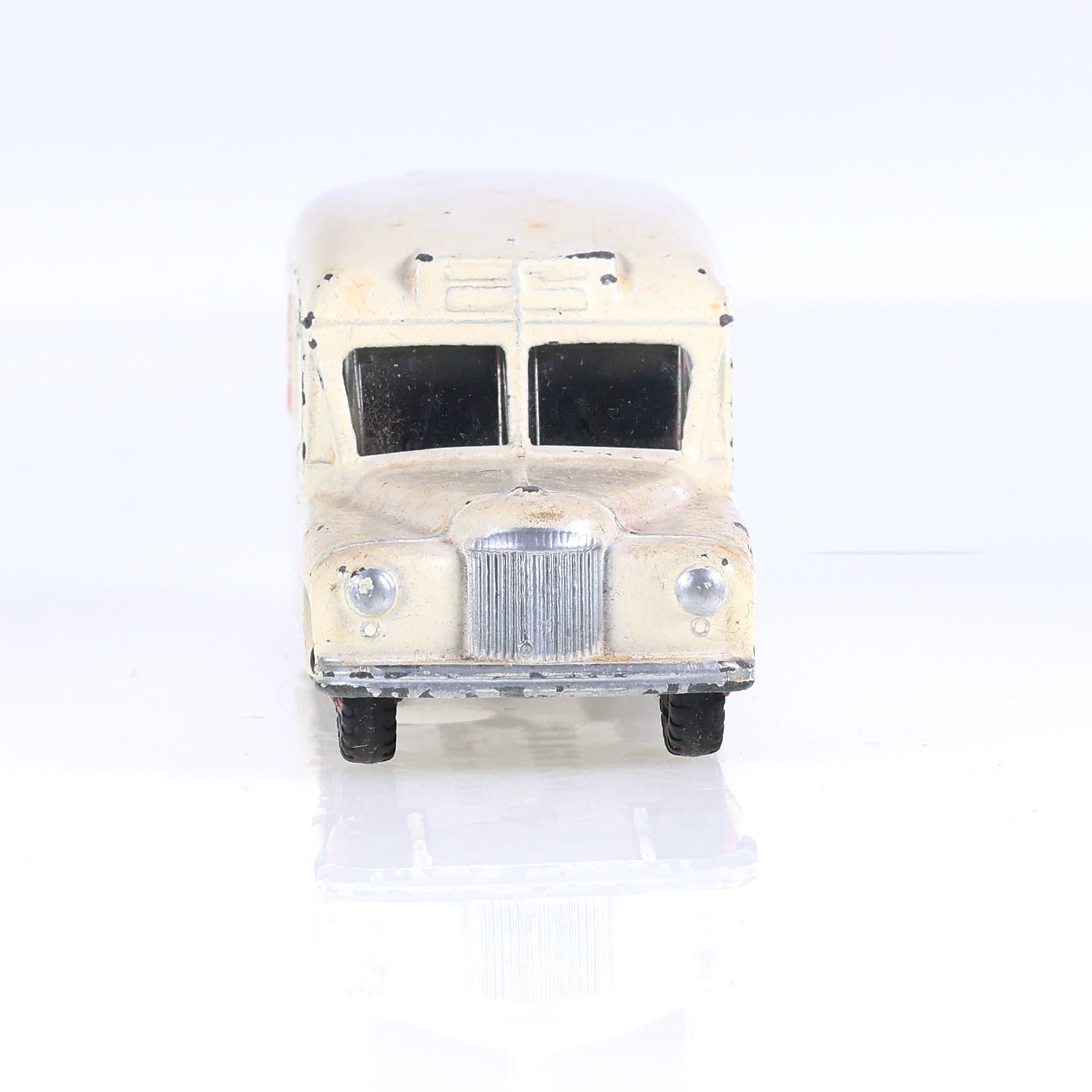 Dinky Toys 253 Daimler Ambulance 1/43 Blanc Grade B avec boîte — miniature 8