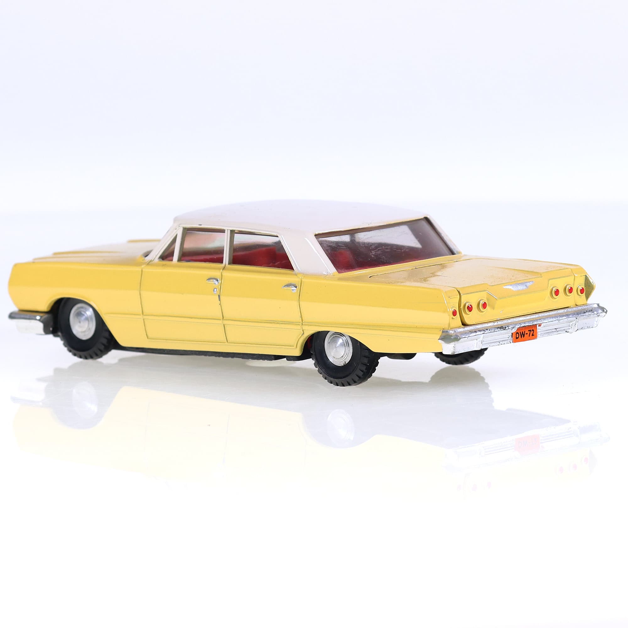 Dinky Toys Hong Kong 57/003 Chevrolet Impala 1/42 Jaune avec boîte — miniature 3