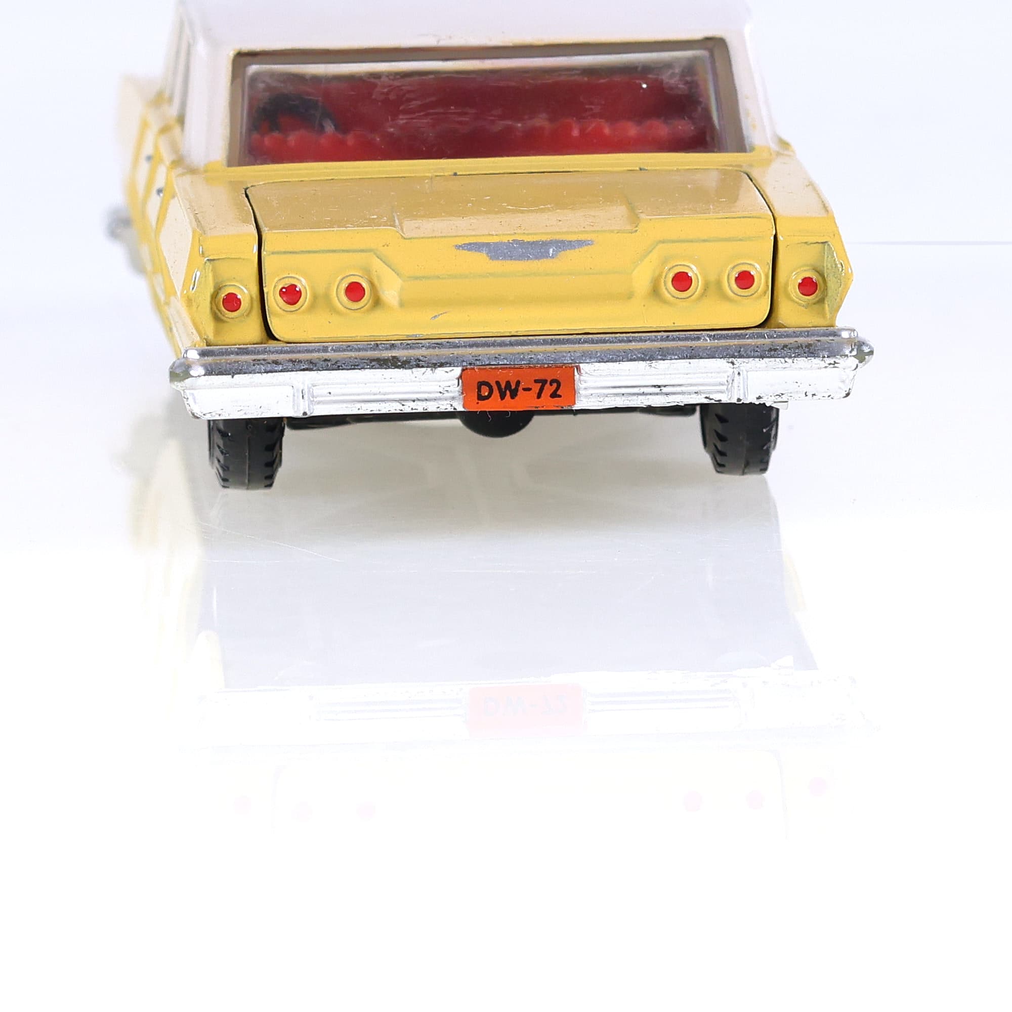 Dinky Toys Hong Kong 57/003 Chevrolet Impala 1/42 Jaune avec boîte — miniature 4