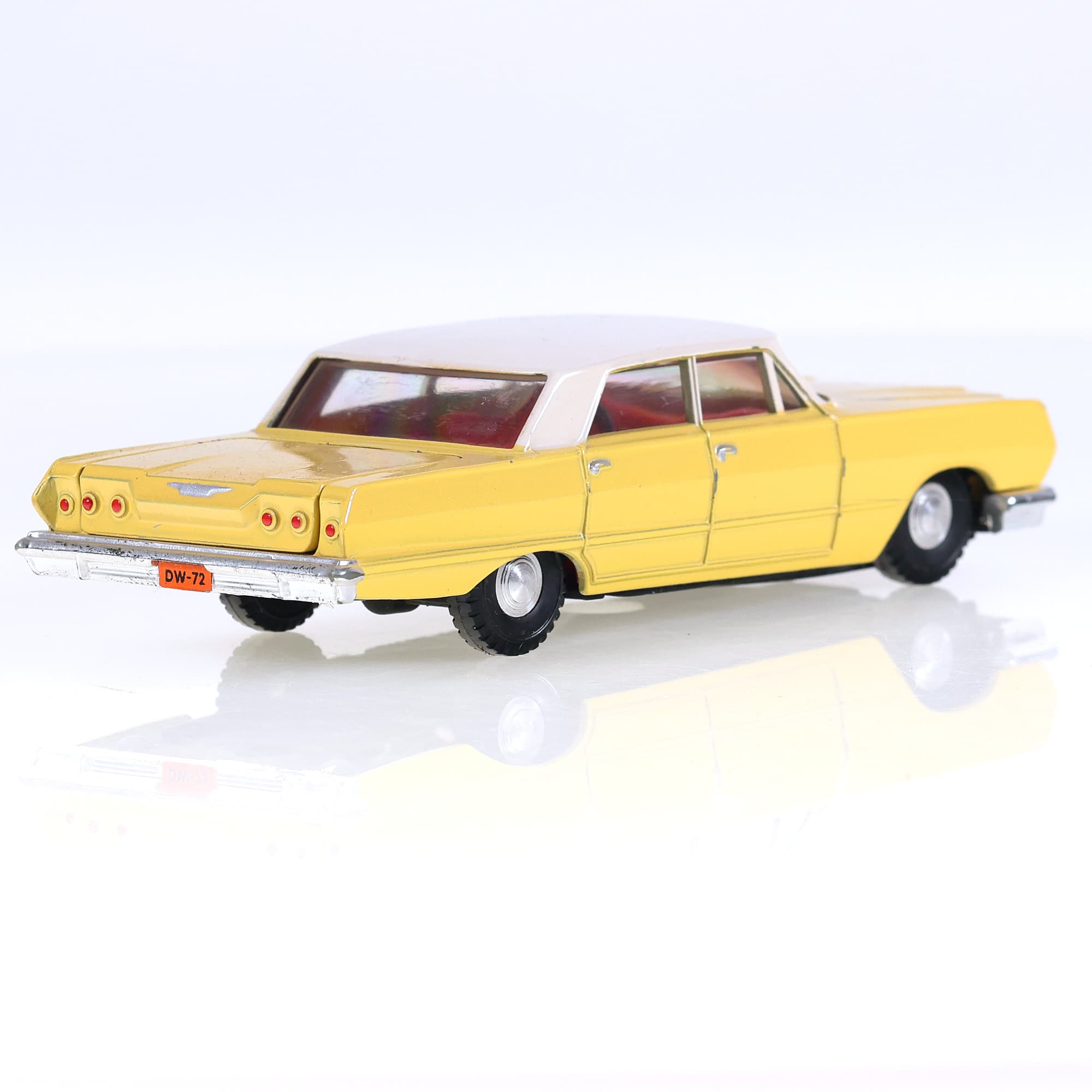 Dinky Toys Hong Kong 57/003 Chevrolet Impala 1/42 Jaune avec boîte — miniature 5