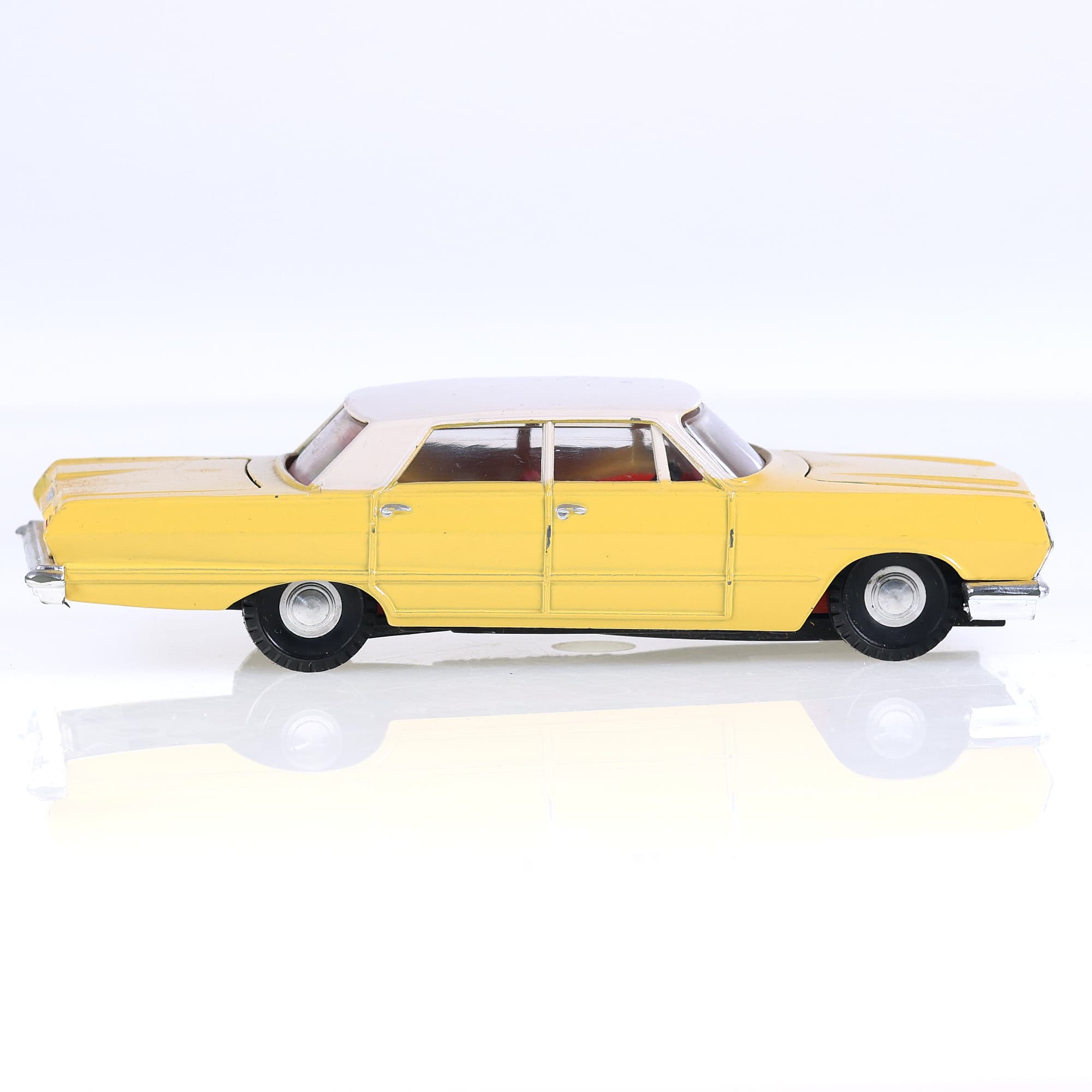 Dinky Toys Hong Kong 57/003 Chevrolet Impala 1/42 Jaune avec boîte — miniature 6