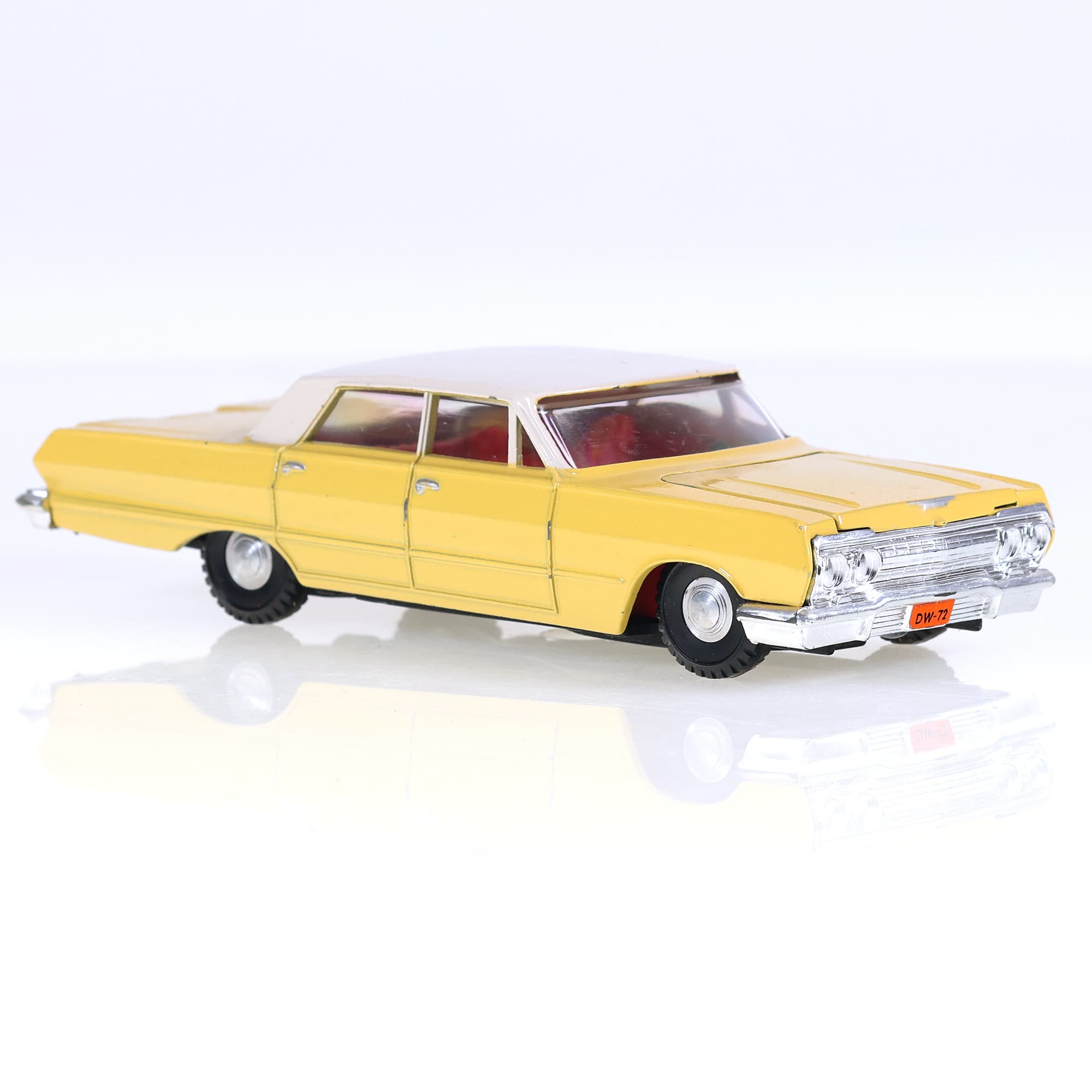 Dinky Toys Hong Kong 57/003 Chevrolet Impala 1/42 Jaune avec boîte — miniature 7