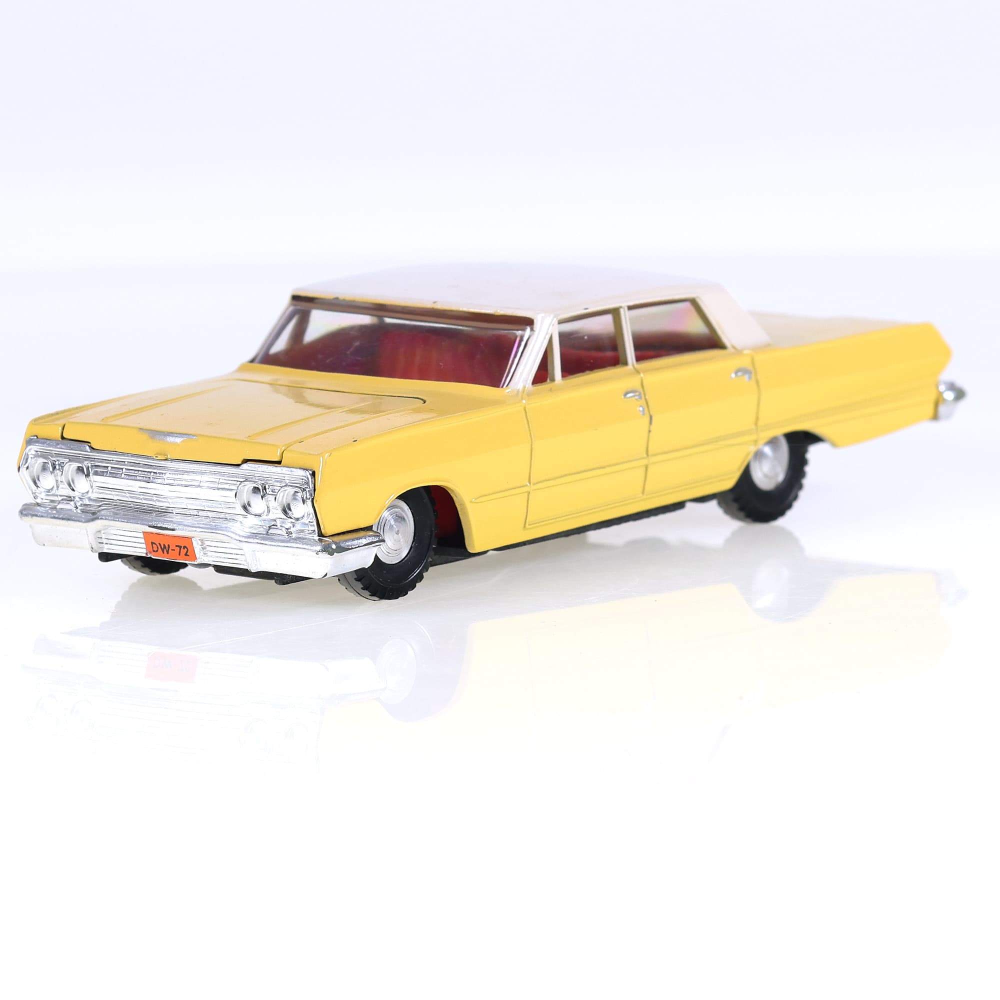 Dinky Toys Hong Kong 57/003 Chevrolet Impala 1/42 Jaune avec boîte — miniature 9