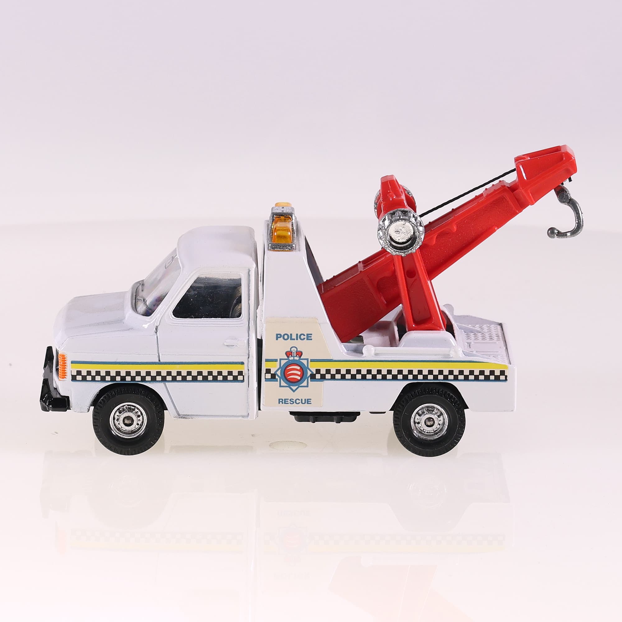 Corgi C1140/2 Ford Transit Wrecker Police Rescue 1984 15,5 cm Blanc avec boîte — miniature 2