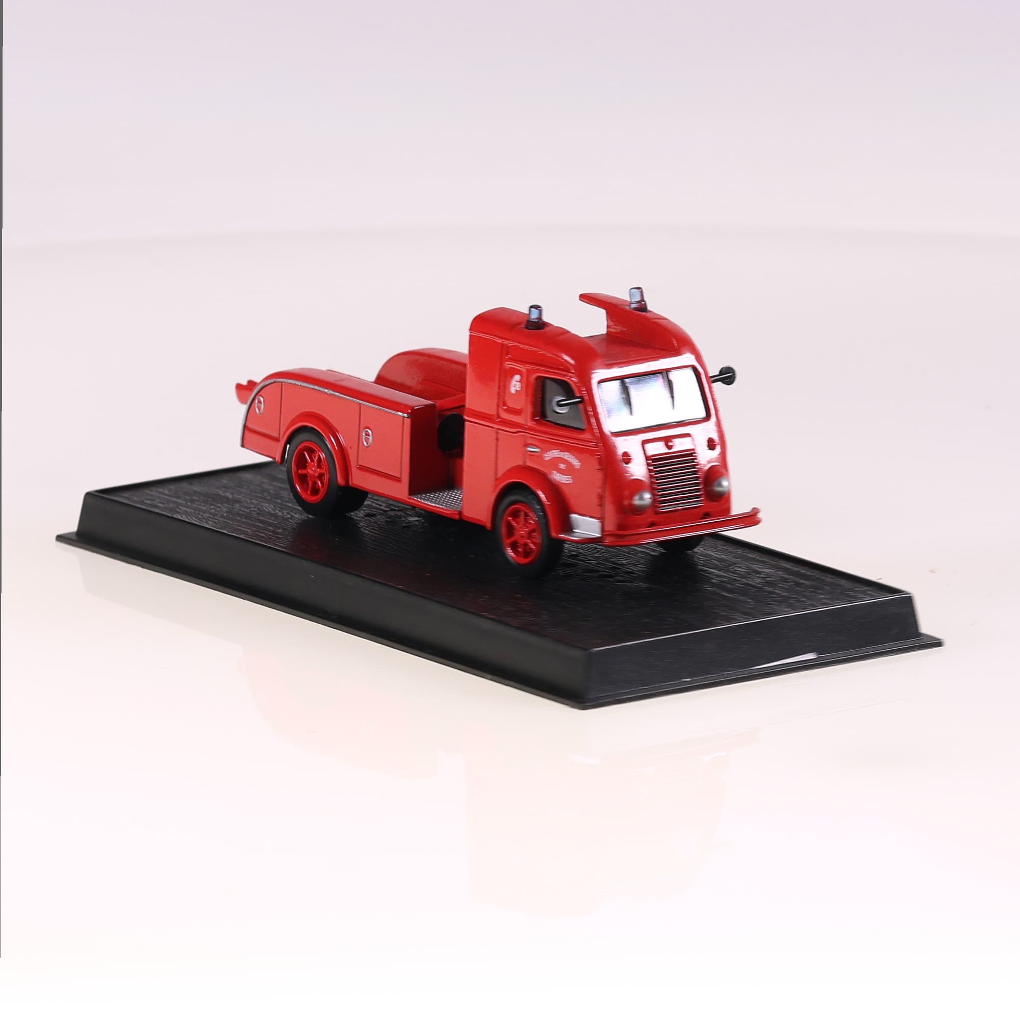 Del Prado Renault 1957 EP 2T5 Gugumus 1957 1/57 Rouge Grade B avec boîte — miniature 7