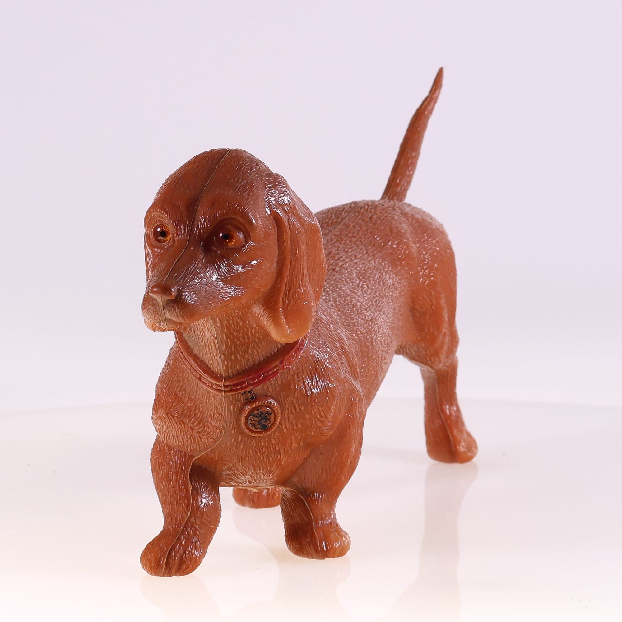 Baby chien basset en plastique soufflé 40 cm sans boîte