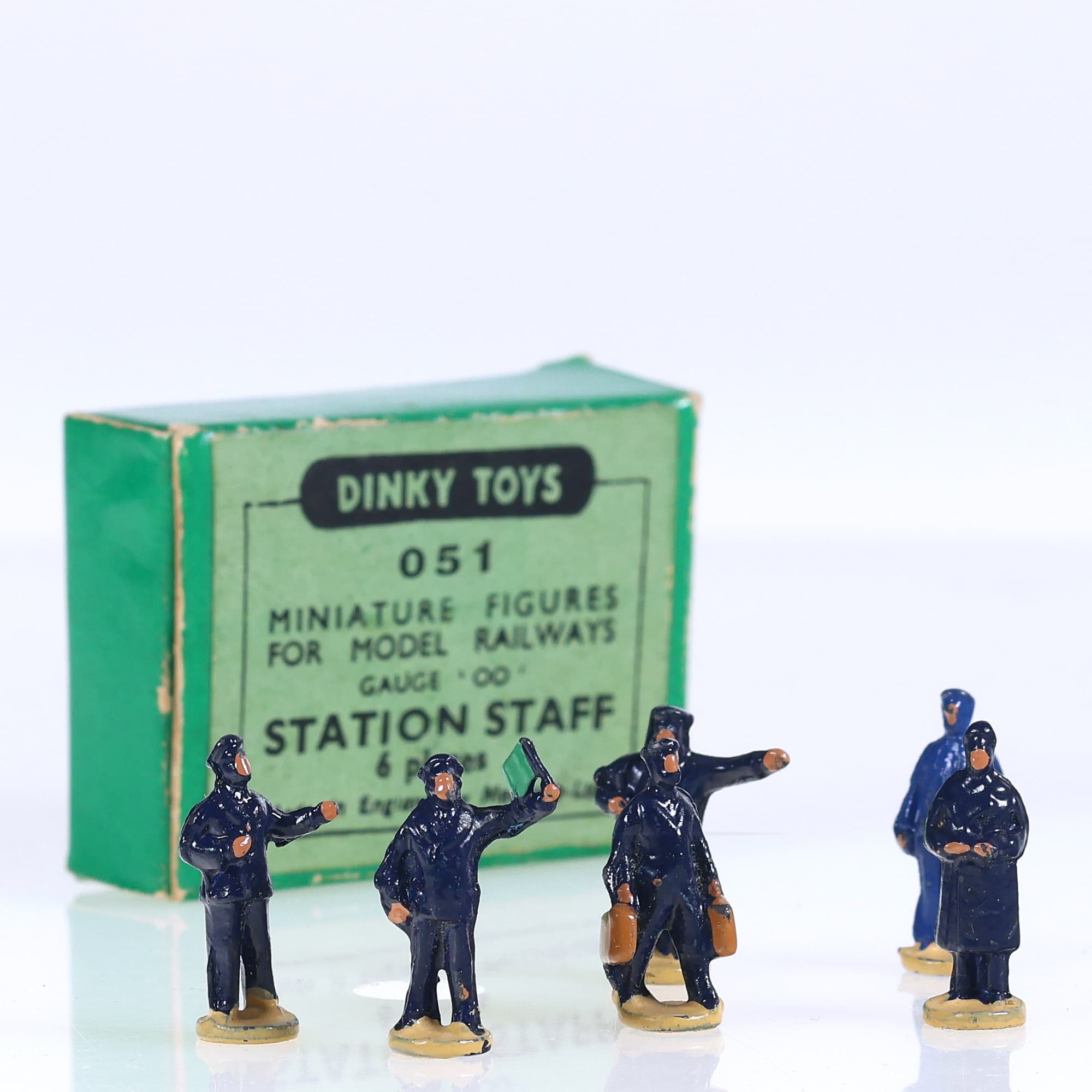 Dinky 051 Miniature Figures for Model Railways Gauge 'OO' Station Staff en boite